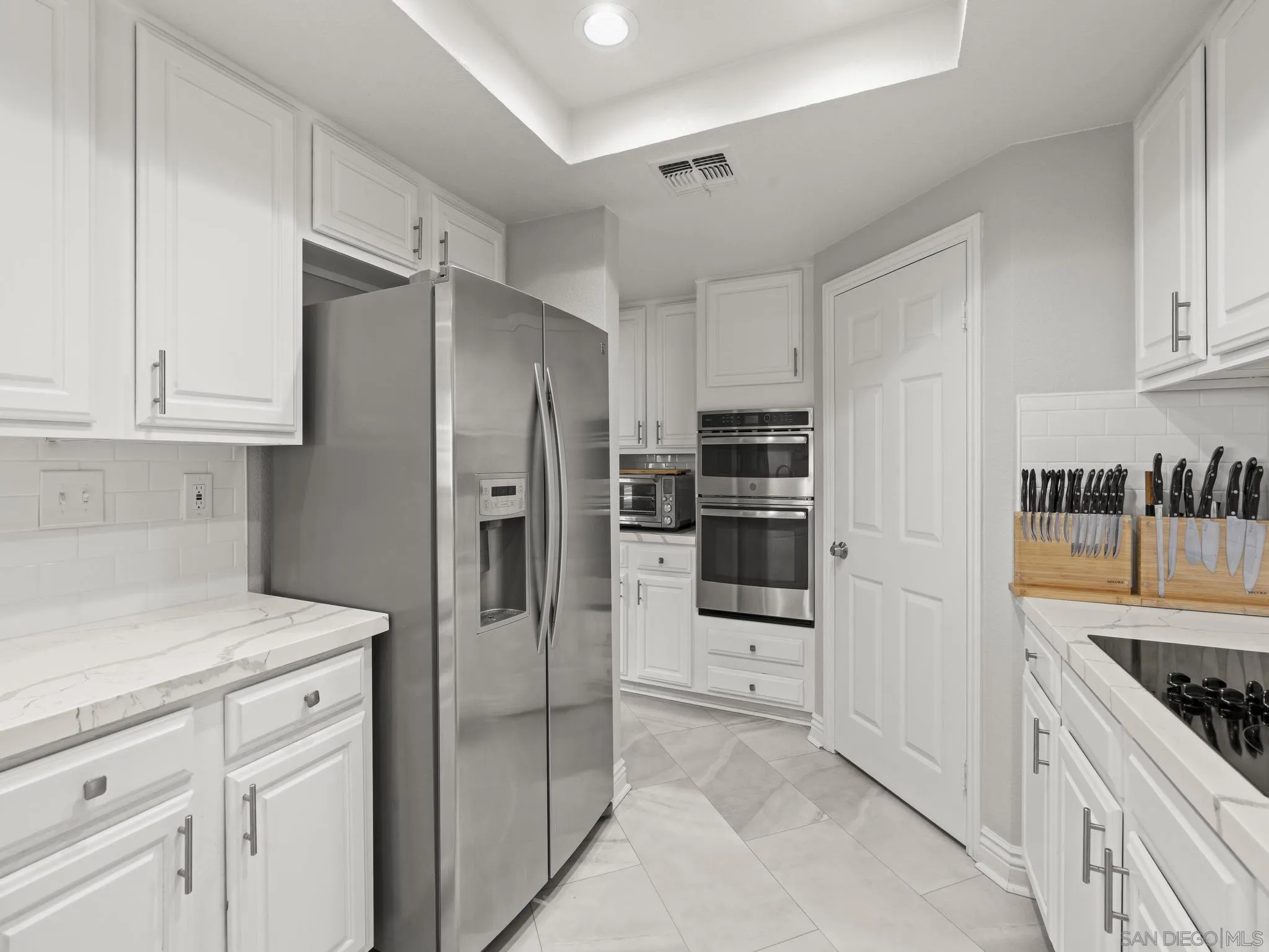 https://cdn.realtyfeed.com/cdn/127/260015240/824aef9fd5a1ebee61929043ac6d1e0c.webp