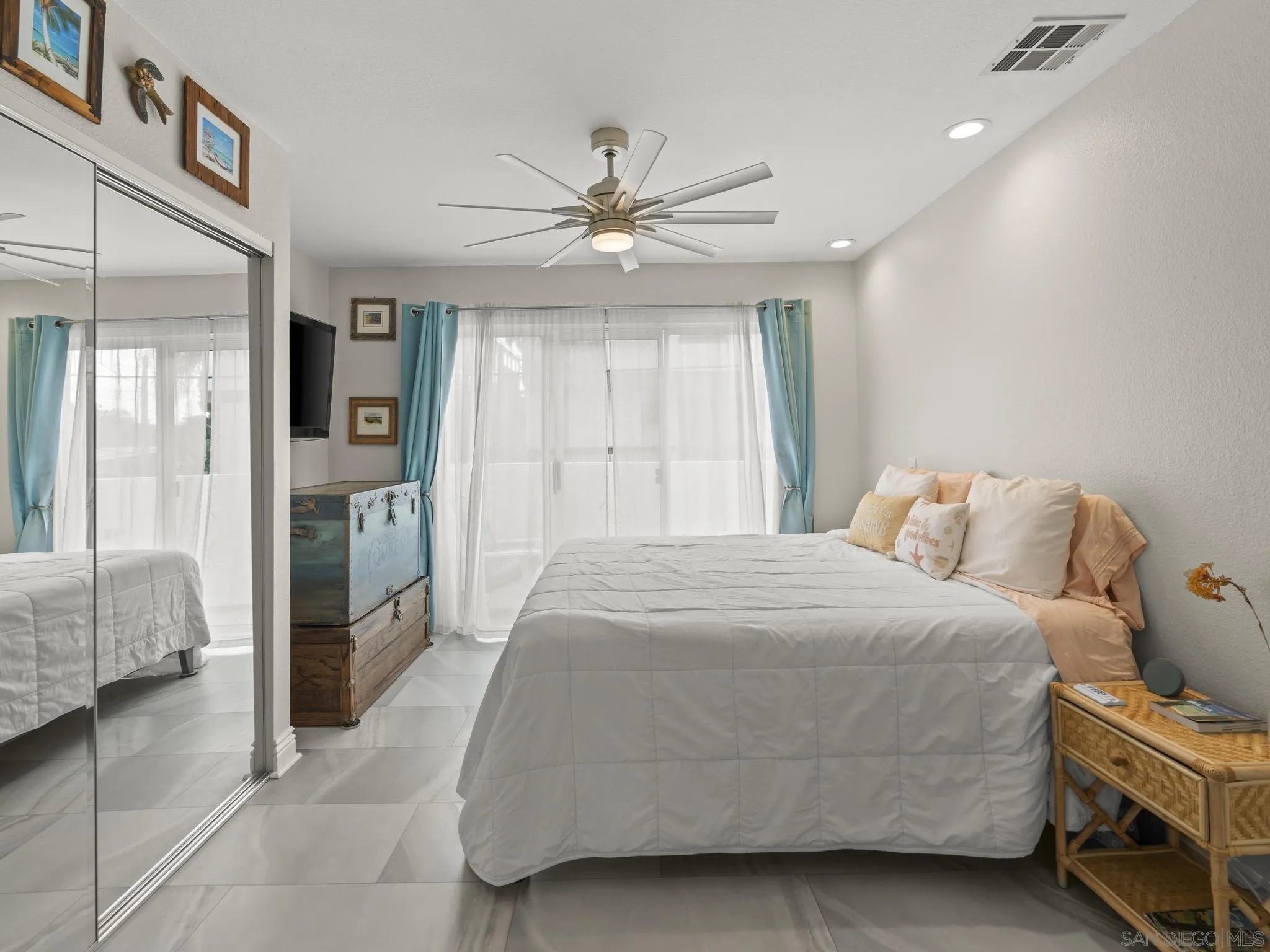 https://cdn.realtyfeed.com/cdn/127/260015240/973f3e08d69eea53dad7c45003fcbe36.webp