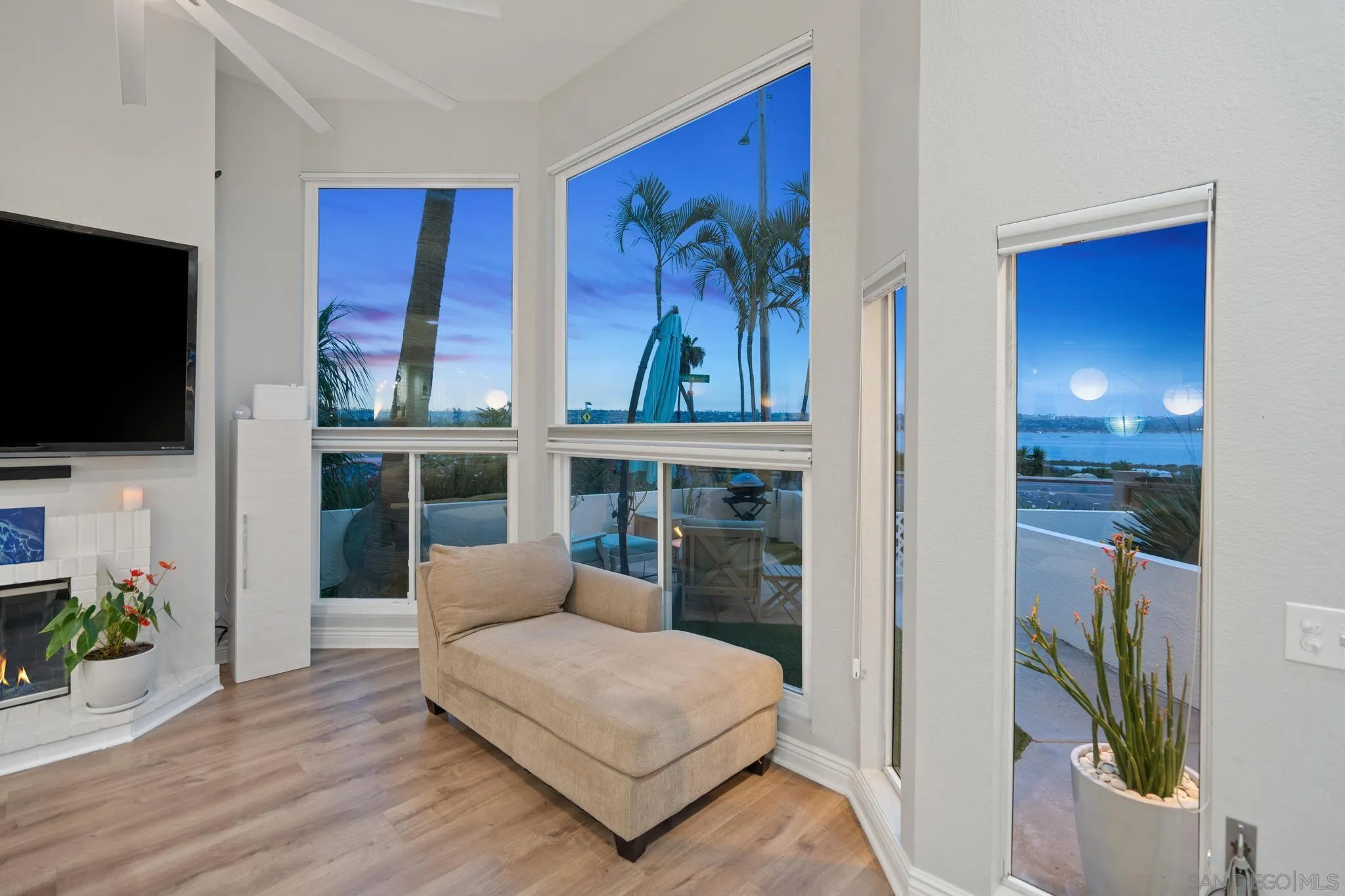 https://cdn.realtyfeed.com/cdn/127/260015240/9ddcf838972ad43640ea2daf7929bec7.webp