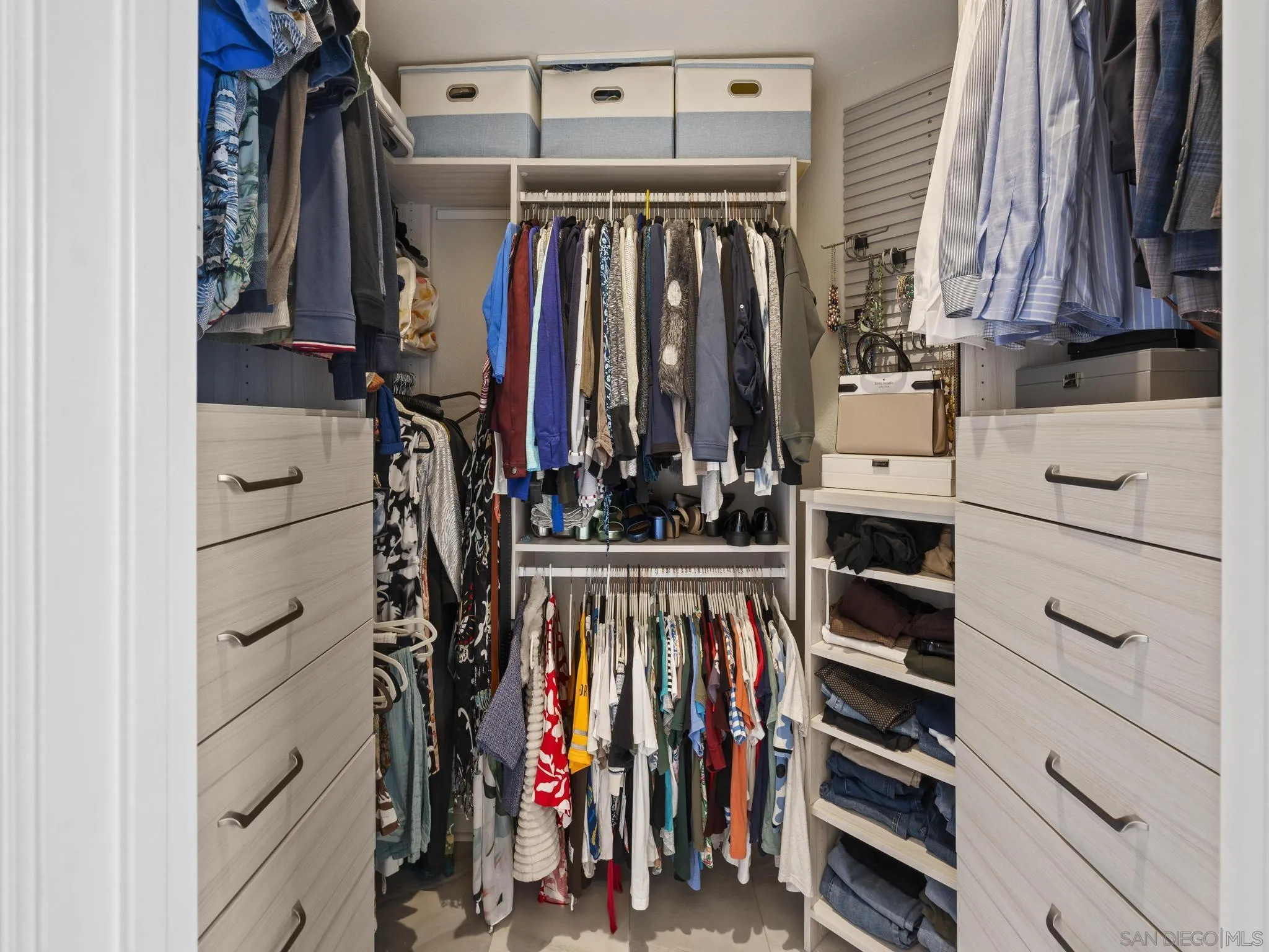 https://cdn.realtyfeed.com/cdn/127/260015240/bf835dfb28f2f2ac91198dbbaa195be2.webp