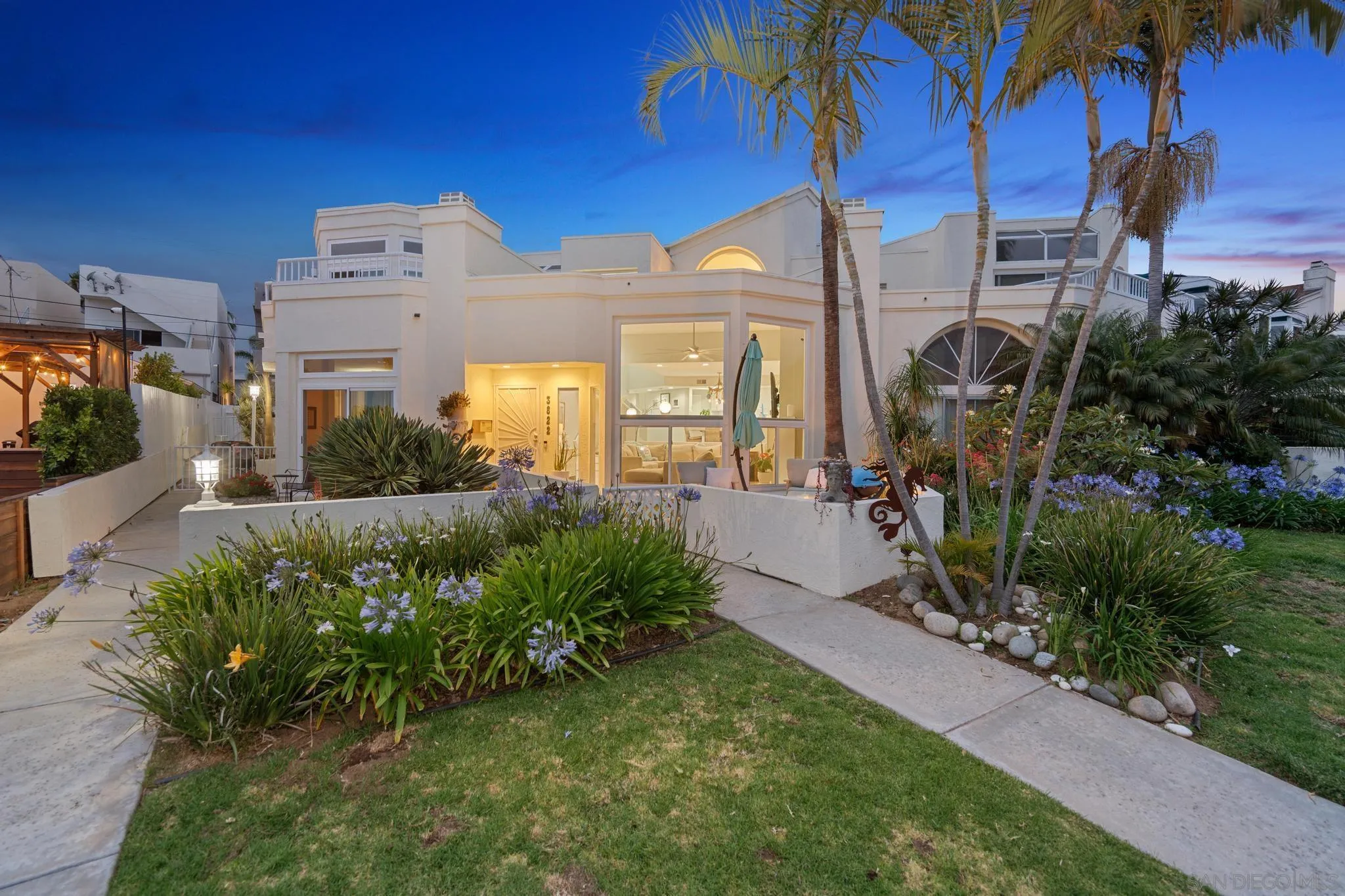 https://cdn.realtyfeed.com/cdn/127/260015240/ce691f0200c31b4a56bb949d0bea176a.webp