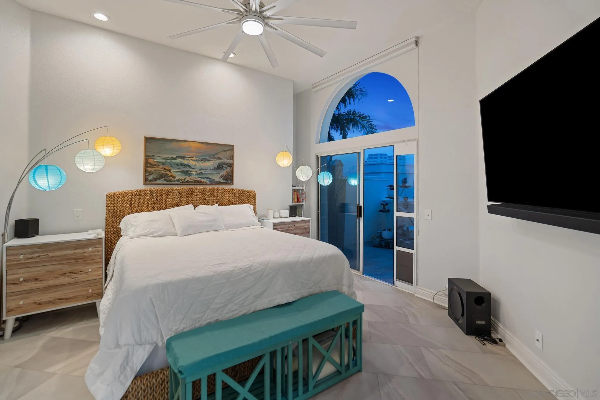 https://cdn.realtyfeed.com/cdn/127/260015240/eb201a132aca5dd6dd455f4d7460d8f2.webp