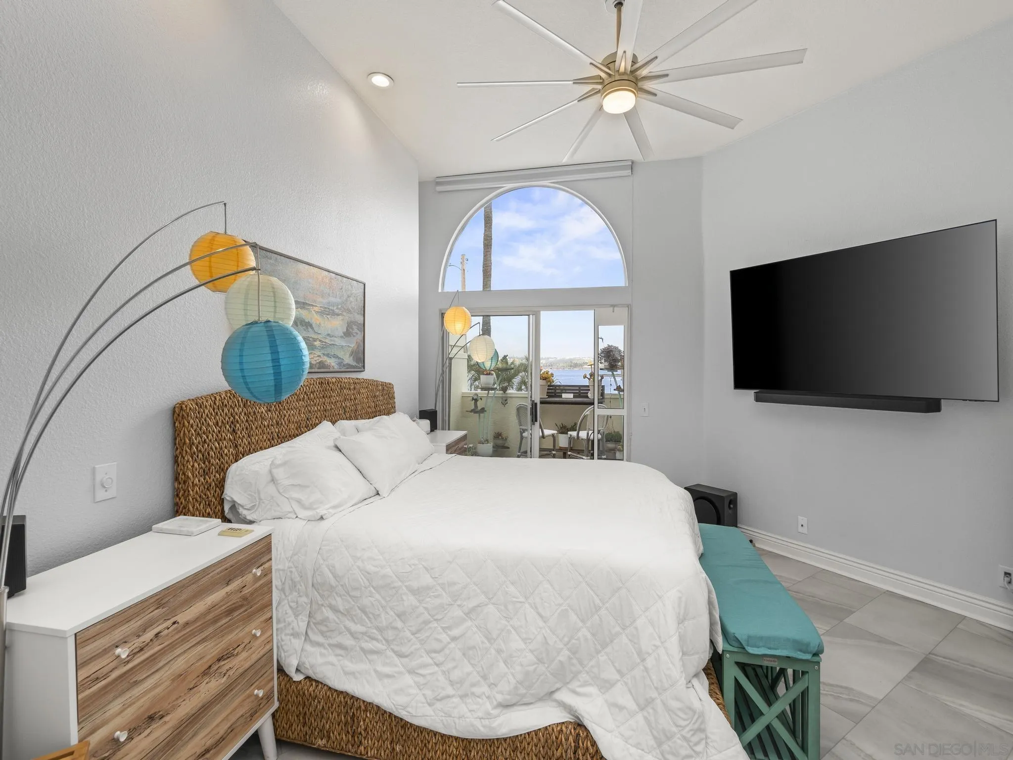 https://cdn.realtyfeed.com/cdn/127/260015240/fef09ec595324df26bf0cfbb2006af6a.webp