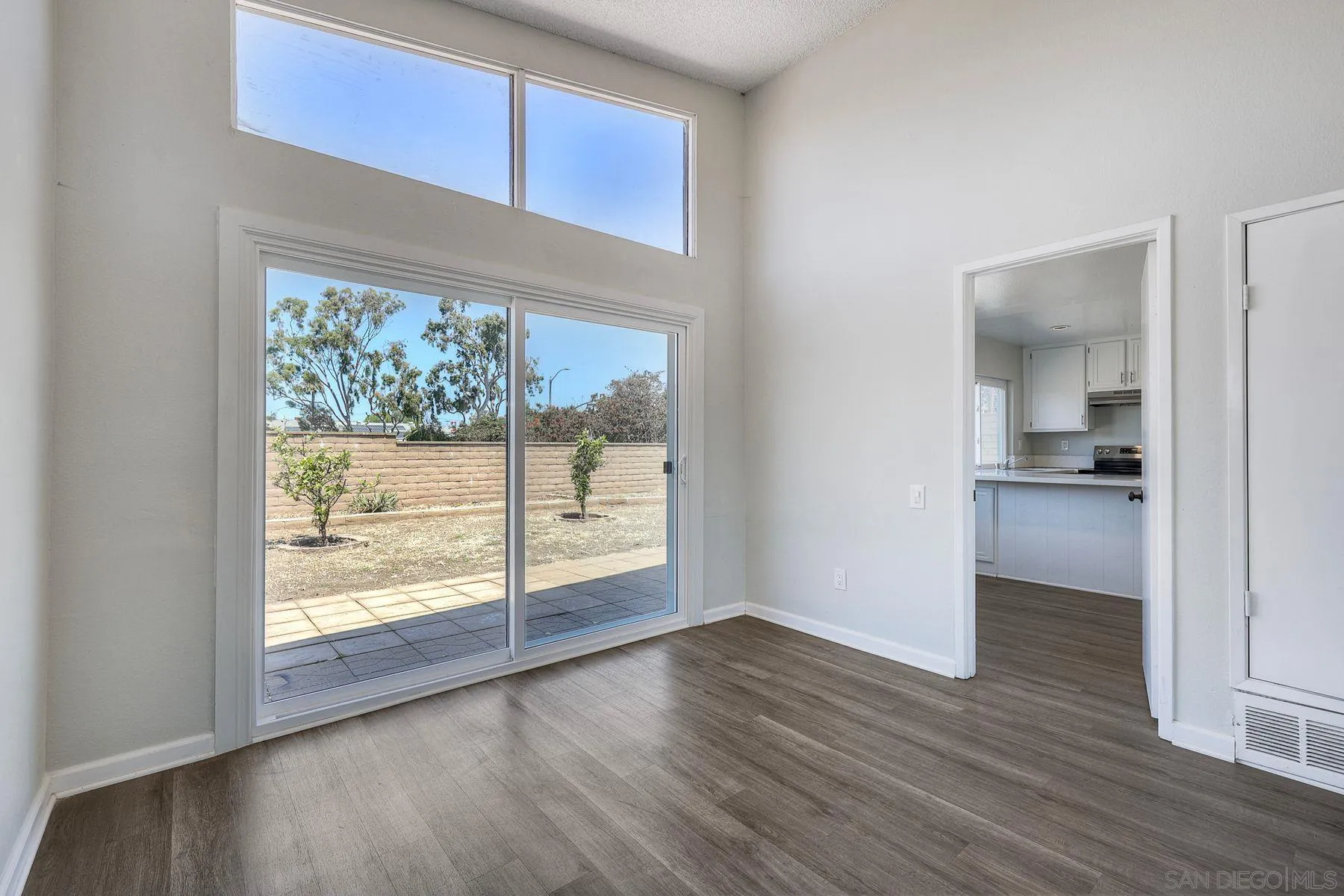 https://cdn.realtyfeed.com/cdn/127/260015241/6e70d300bc8f9c42b61b487fd9aa5e48.webp