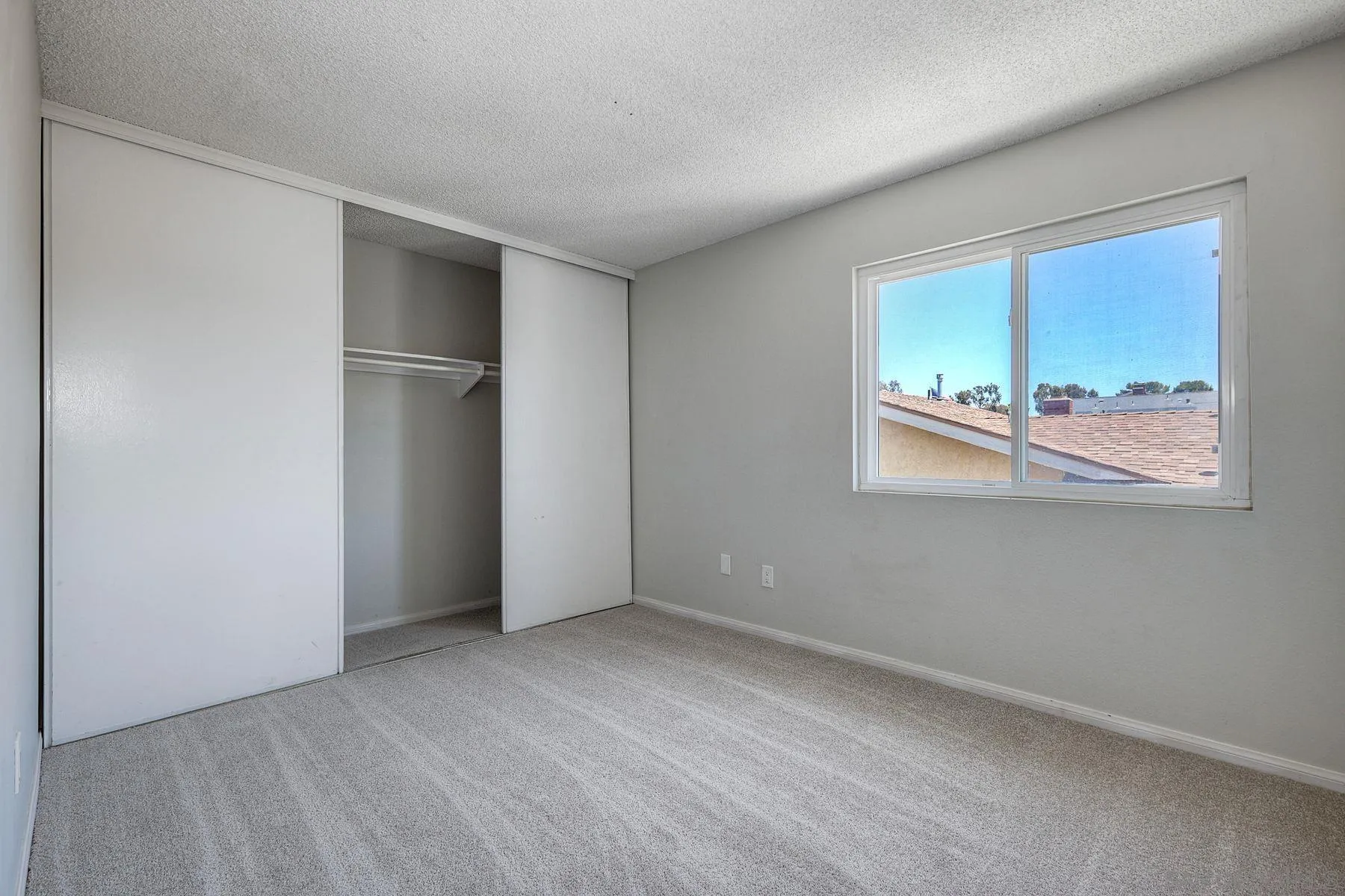 https://cdn.realtyfeed.com/cdn/127/260015241/7eef0b5394b0126867c61022776a87d1.webp