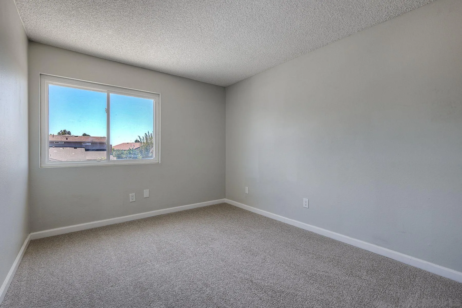 https://cdn.realtyfeed.com/cdn/127/260015241/888c374eb7e6aaa4c195d87b04f758cd.webp