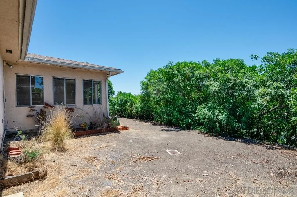 https://cdn.realtyfeed.com/cdn/127/260015244/79e01d86a123c3c207966a6fff79166b.webp