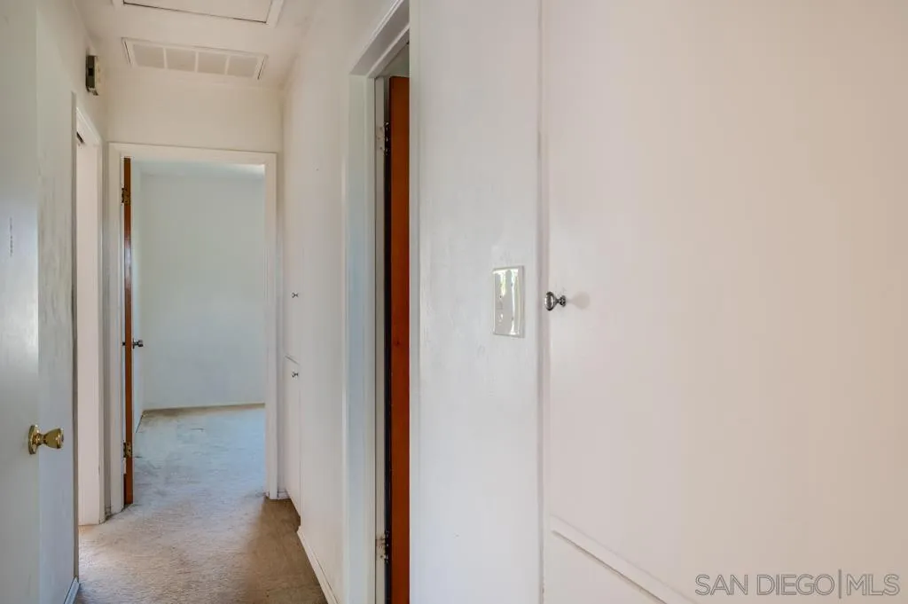 https://cdn.realtyfeed.com/cdn/127/260015244/cb6298534c92c60fc1563b0e2df67182.webp