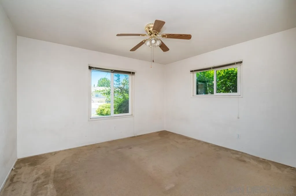 https://cdn.realtyfeed.com/cdn/127/260015244/d6575f54f952e54331e41119829f9f65.webp