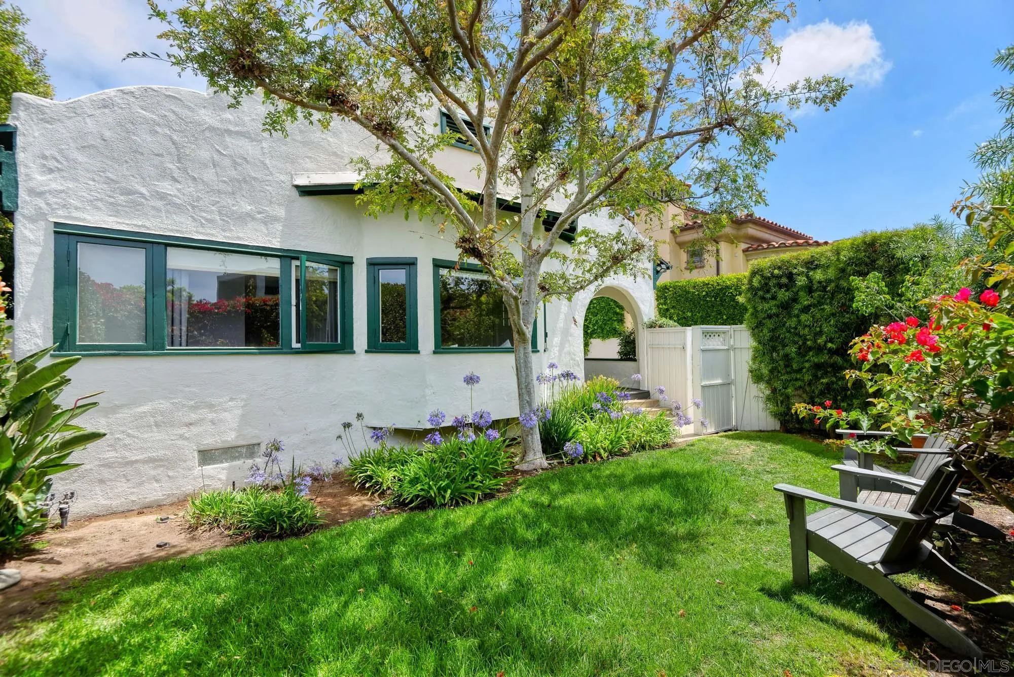 https://cdn.realtyfeed.com/cdn/127/260015245/7fbec100b4e013a7f84ee40382d01ee7.webp