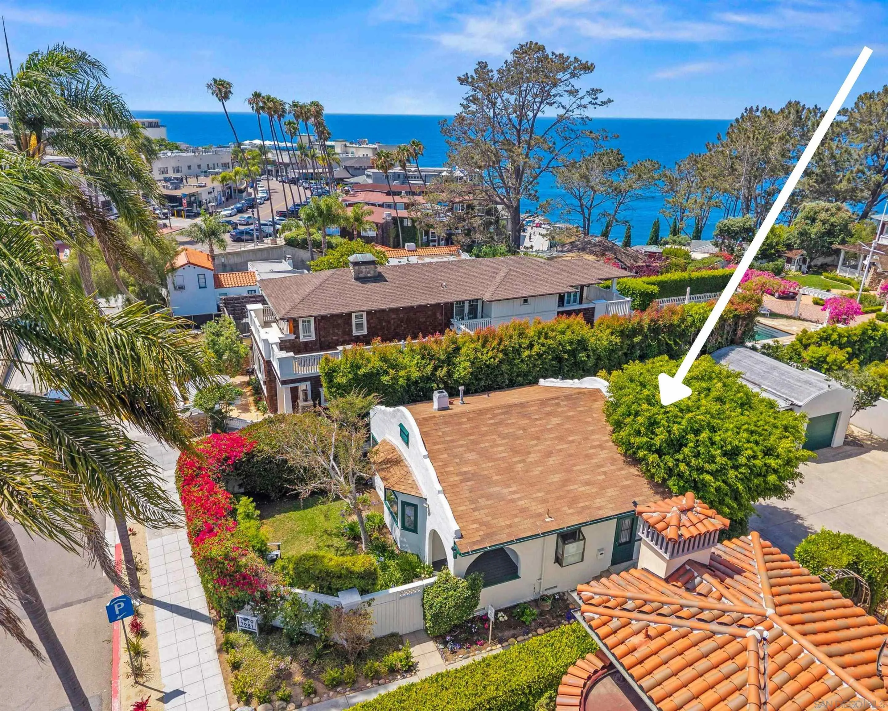 https://cdn.realtyfeed.com/cdn/127/260015245/bbbea8ceb4ab066eeea5b08582e41169.webp