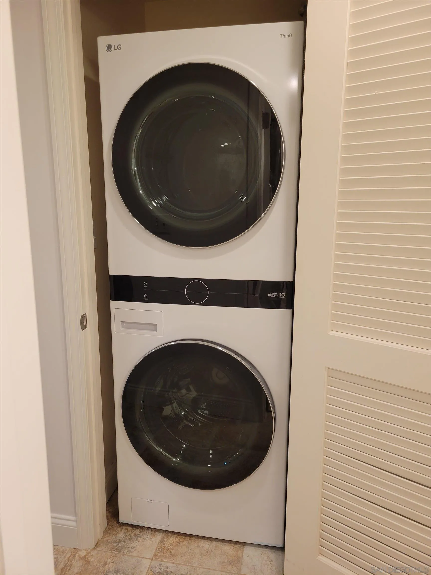 https://cdn.realtyfeed.com/cdn/127/260015246/0c24a14c7942195fb42200b4972fbe50.webp