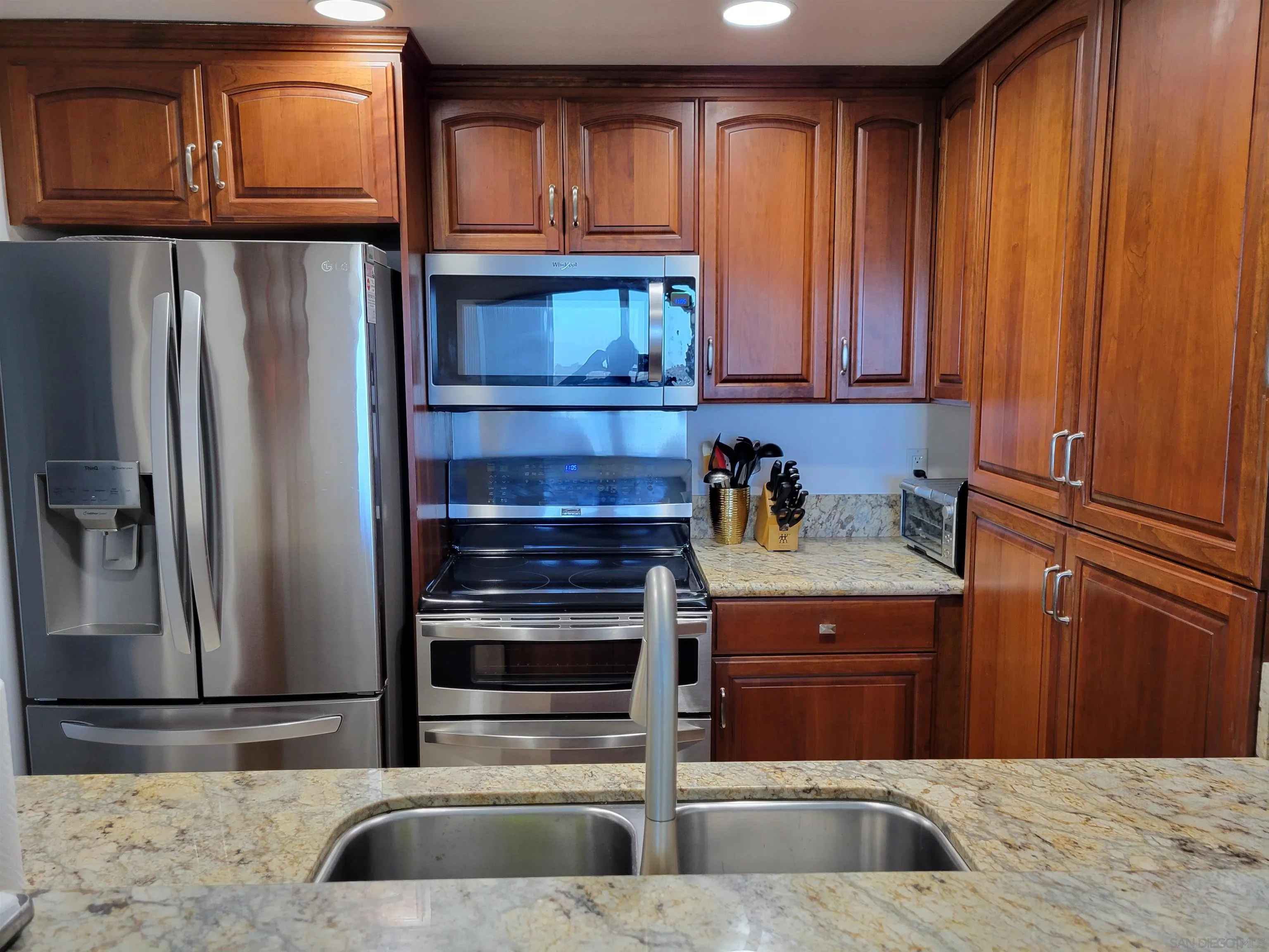 https://cdn.realtyfeed.com/cdn/127/260015246/c476ac560a29471f2b86107384956033.webp