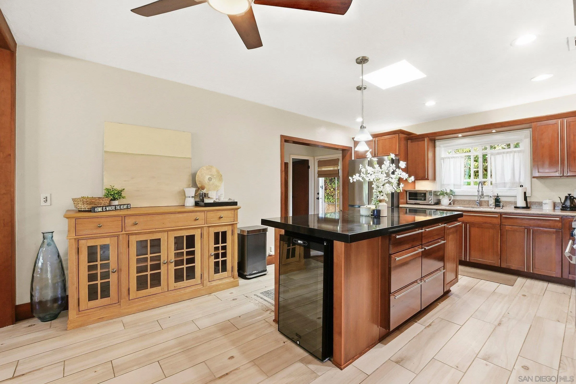 https://cdn.realtyfeed.com/cdn/127/260015250/990c578c21e3c9c8158b74cf8799d28d.webp