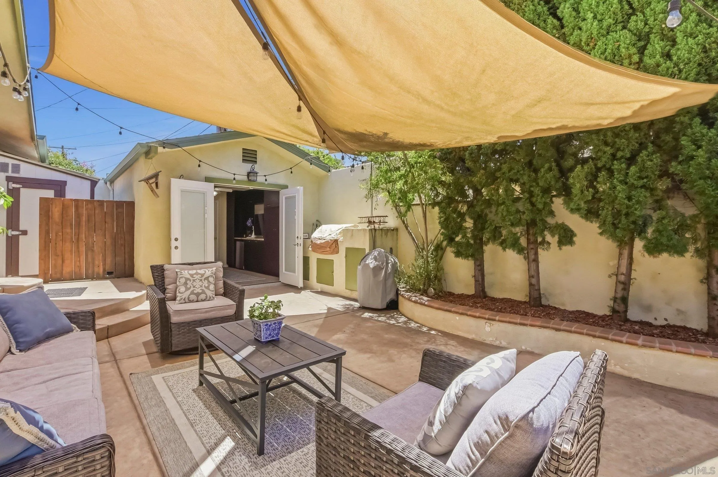 https://cdn.realtyfeed.com/cdn/127/260015250/d553561de71f7451c56d052594f0787b.webp
