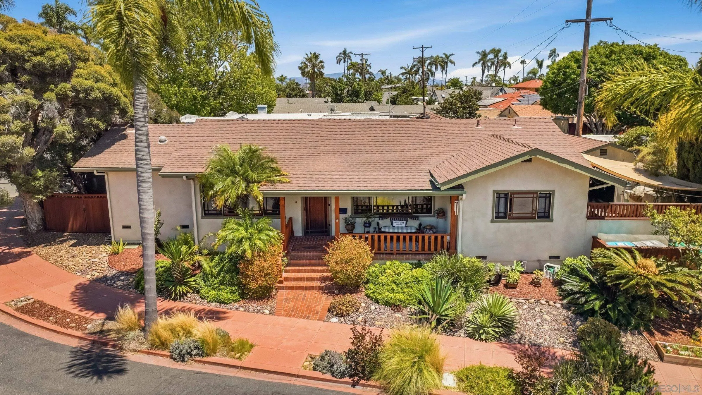 https://cdn.realtyfeed.com/cdn/127/260015250/d7d101323e03080411bf1fe2ec790c1e.webp