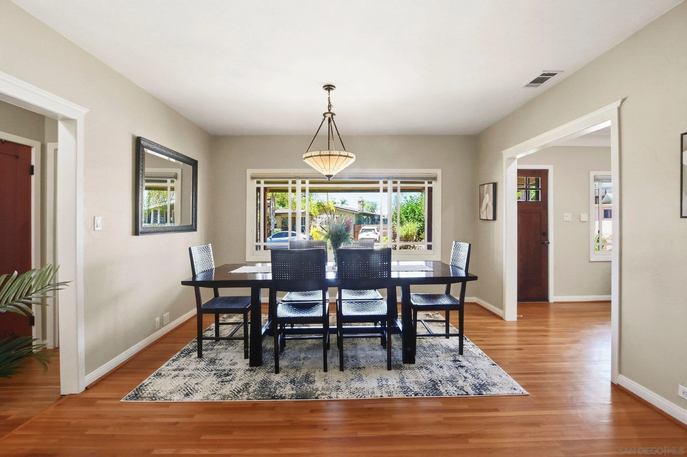 https://cdn.realtyfeed.com/cdn/127/260015250/e0cda7426ca0f376228af8311618402d.webp