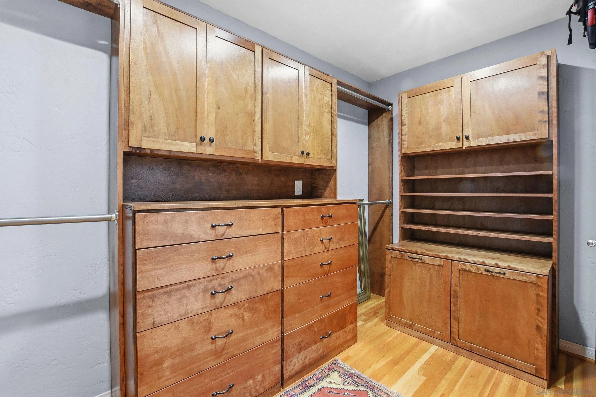 https://cdn.realtyfeed.com/cdn/127/260015250/fcc17001fac329586ca723bd308d8ebc.webp