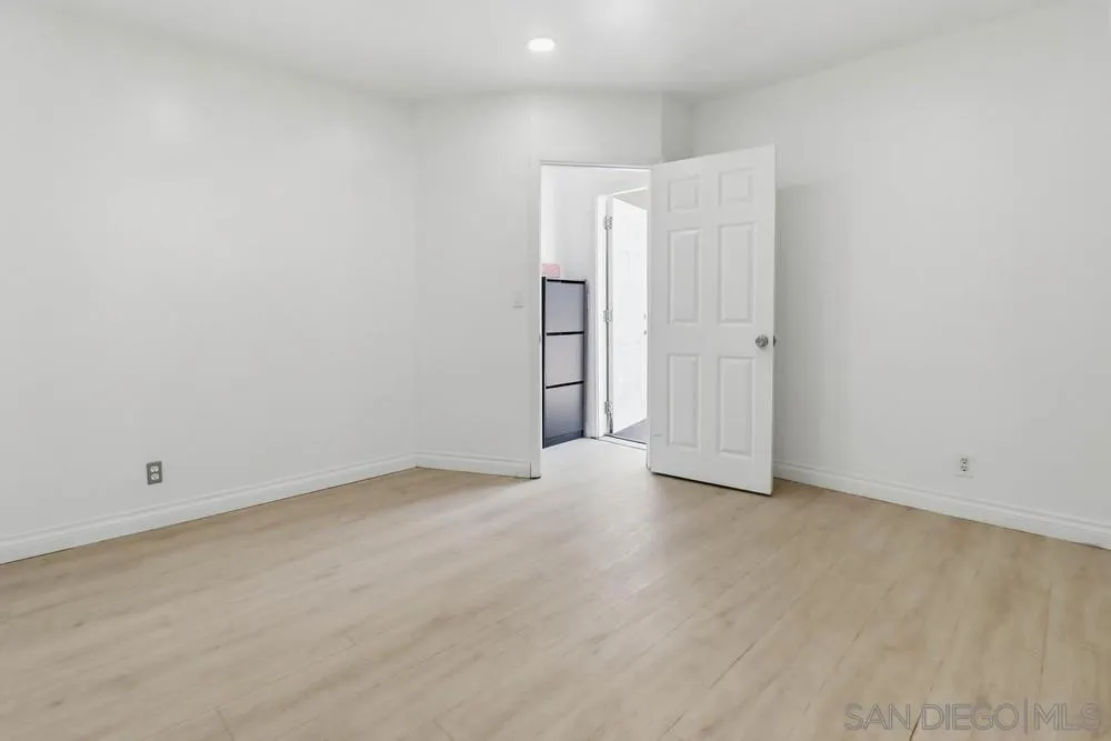 https://cdn.realtyfeed.com/cdn/127/260015257/3593109a1a589b101725cff06b818f4c.webp