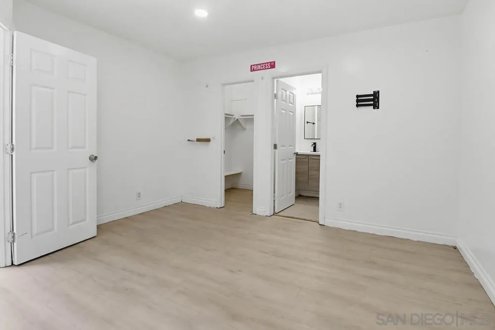 https://cdn.realtyfeed.com/cdn/127/260015257/425d3b3b2fa807de3b92e92854e1859b.webp