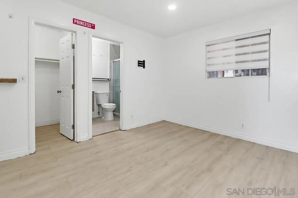 https://cdn.realtyfeed.com/cdn/127/260015257/cf72610e7b723ced7a7bf9e4ad01cf1b.webp