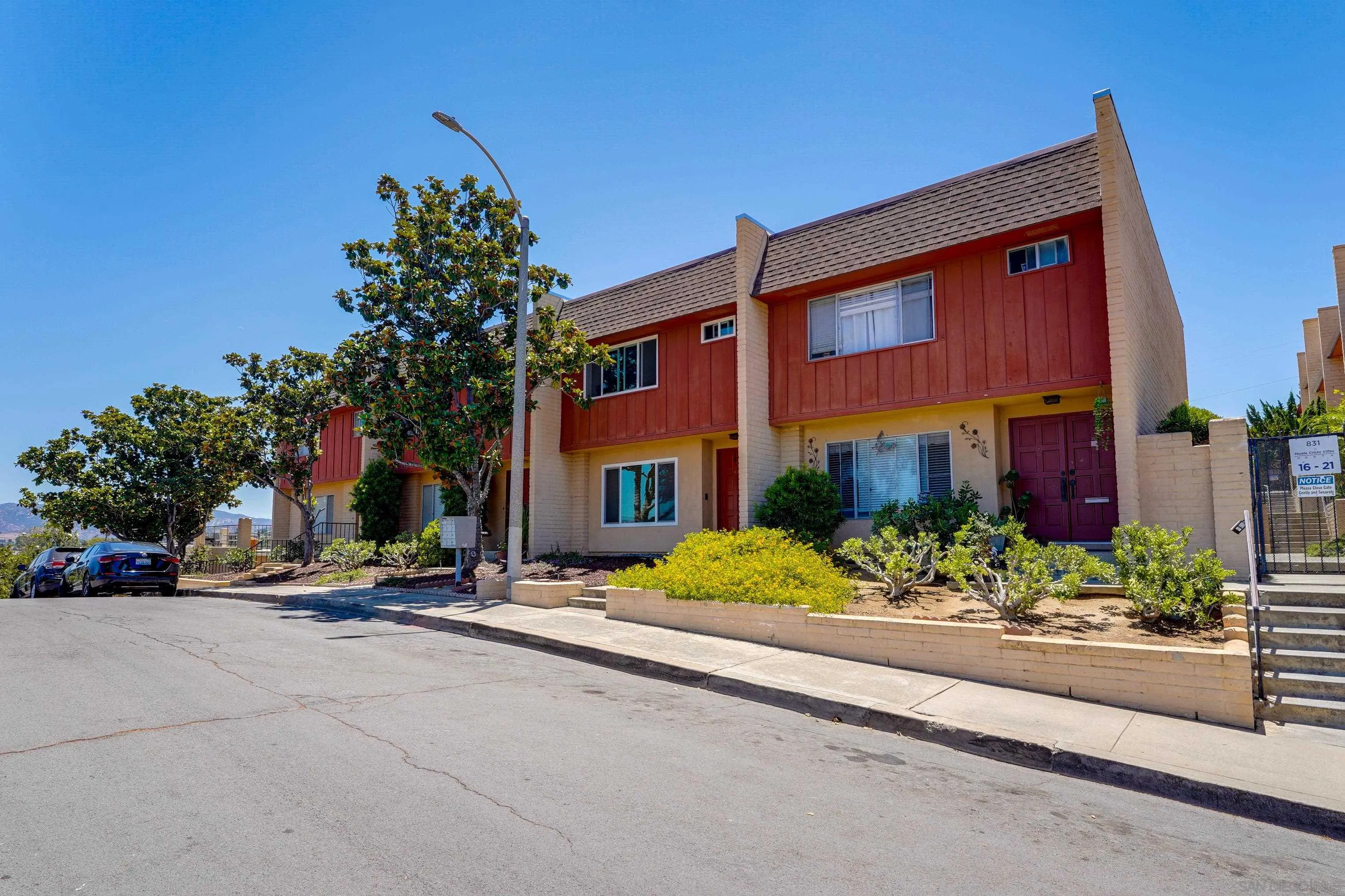 https://cdn.realtyfeed.com/cdn/127/260015259/2011e637508ea365fe63f7abc72ec703.webp