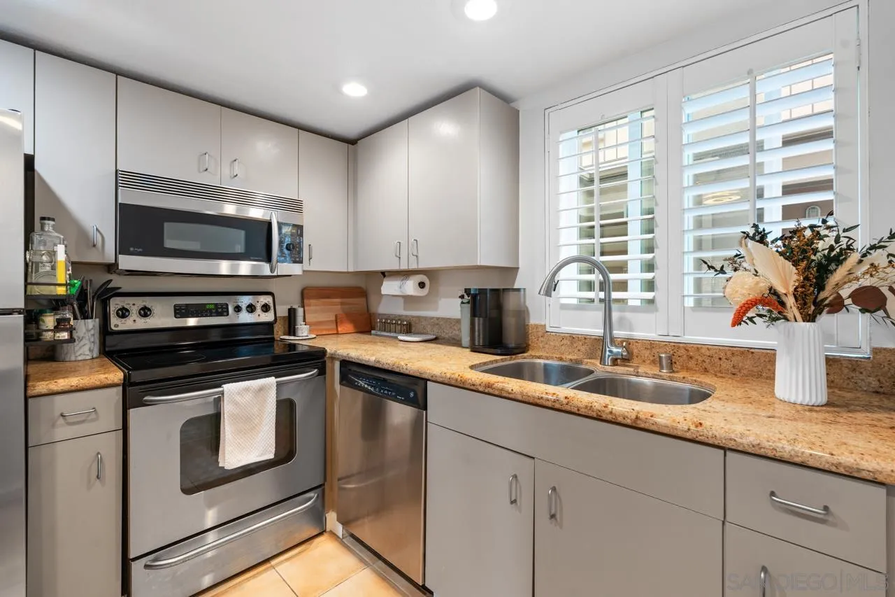 Photo #14: 260015261 Listing: Photo #14