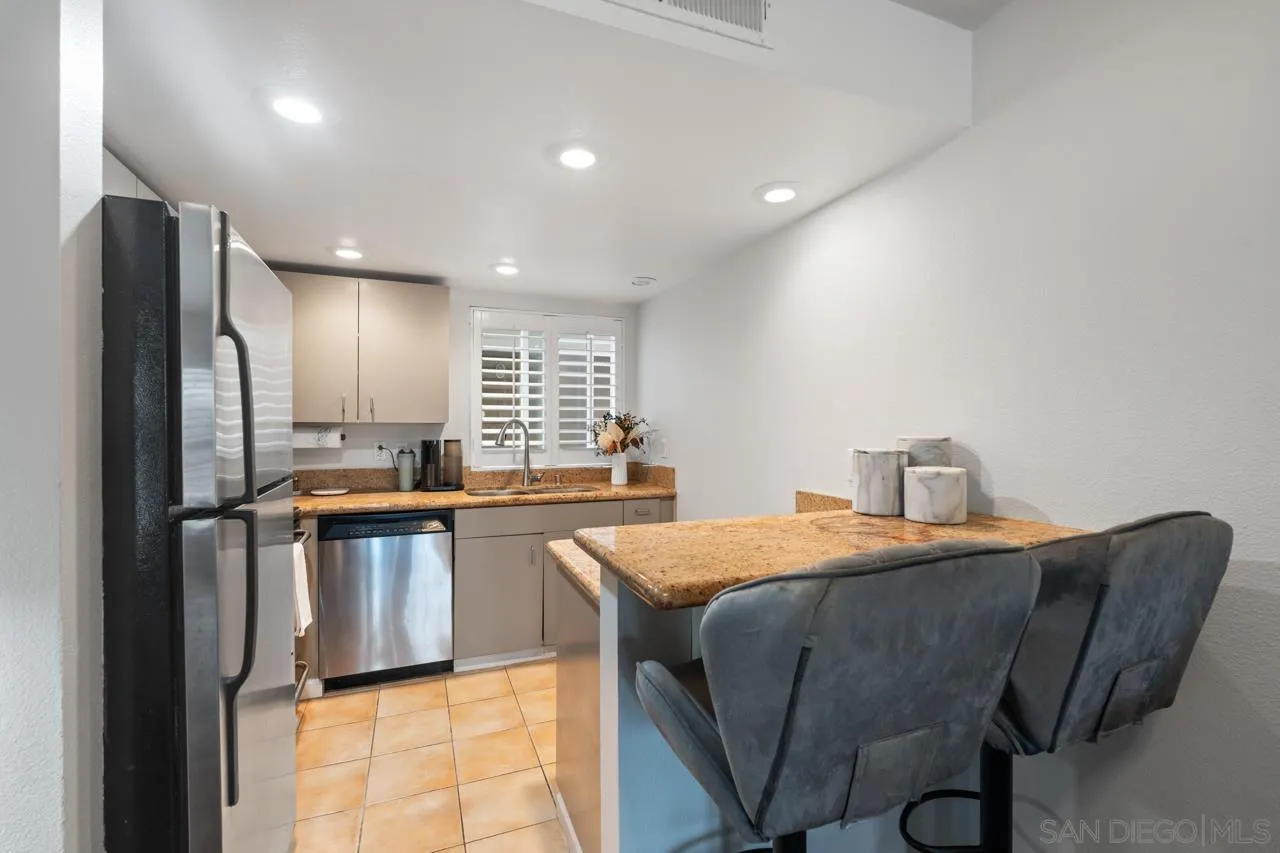 Photo #12: 260015261 Listing: Photo #12