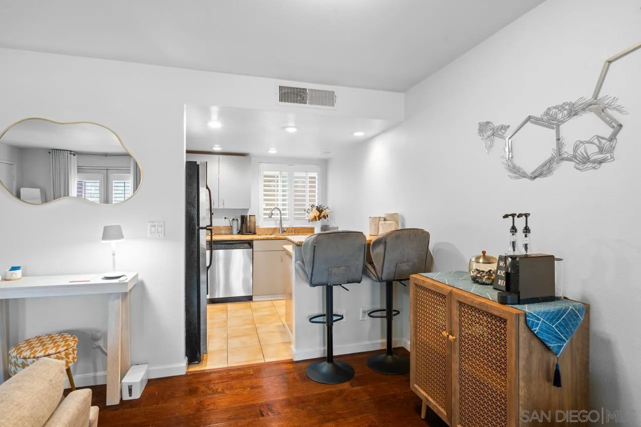 Photo #11: 260015261 Listing: Photo #11