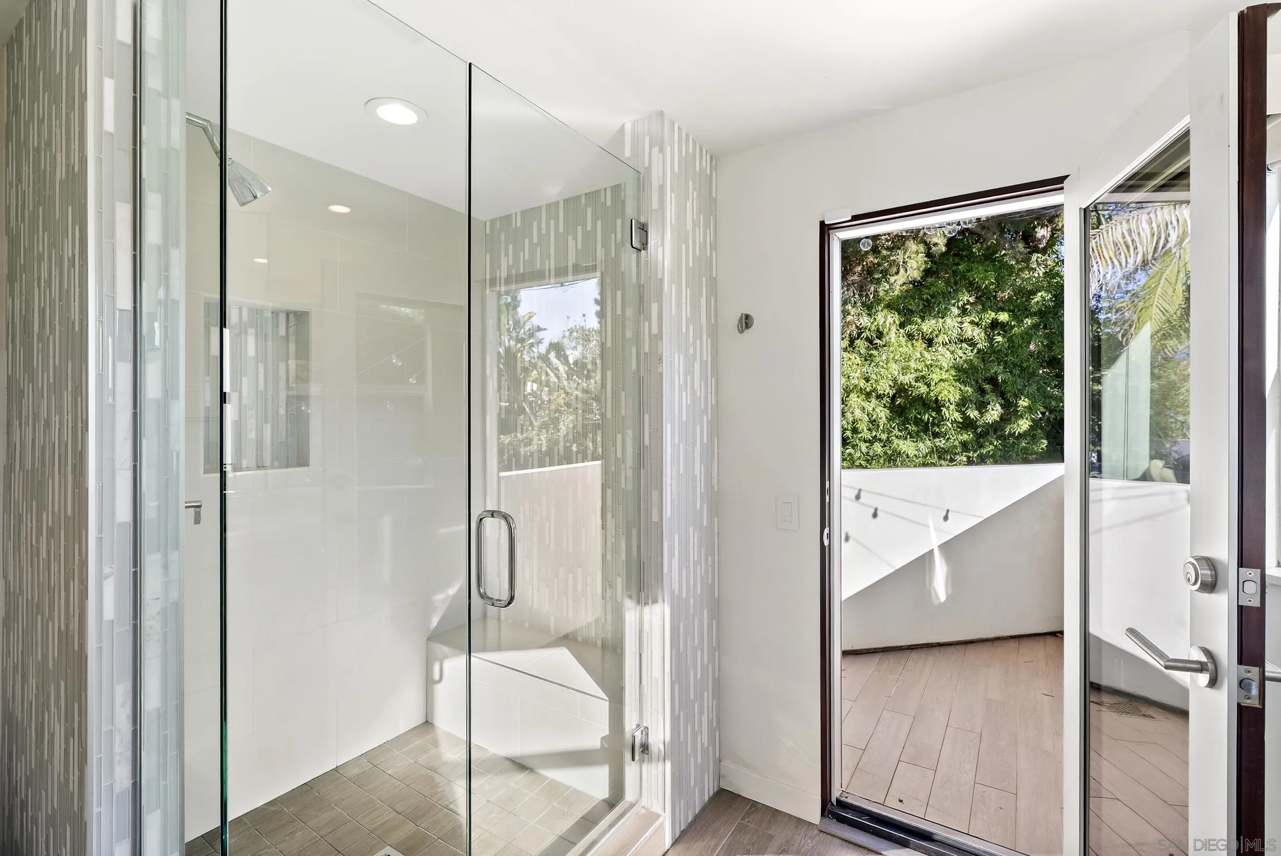 https://cdn.realtyfeed.com/cdn/127/260015268/038f0816acd909b1925028332f48b1ab.webp