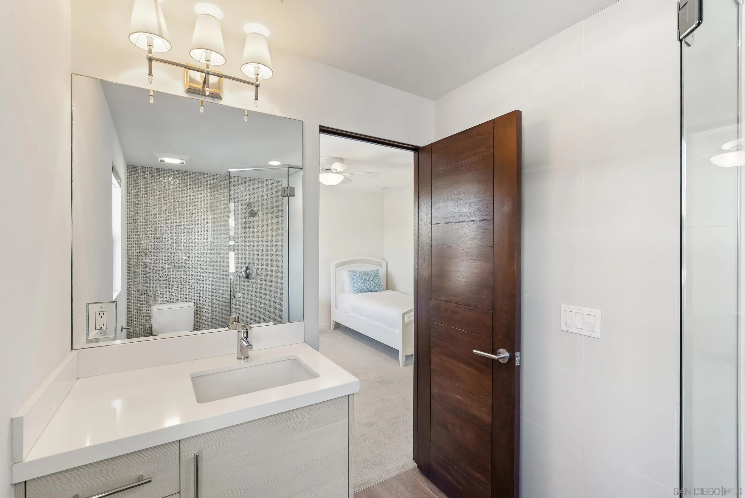 https://cdn.realtyfeed.com/cdn/127/260015268/13c936e076d9fa6df9334dd0fff9d570.webp