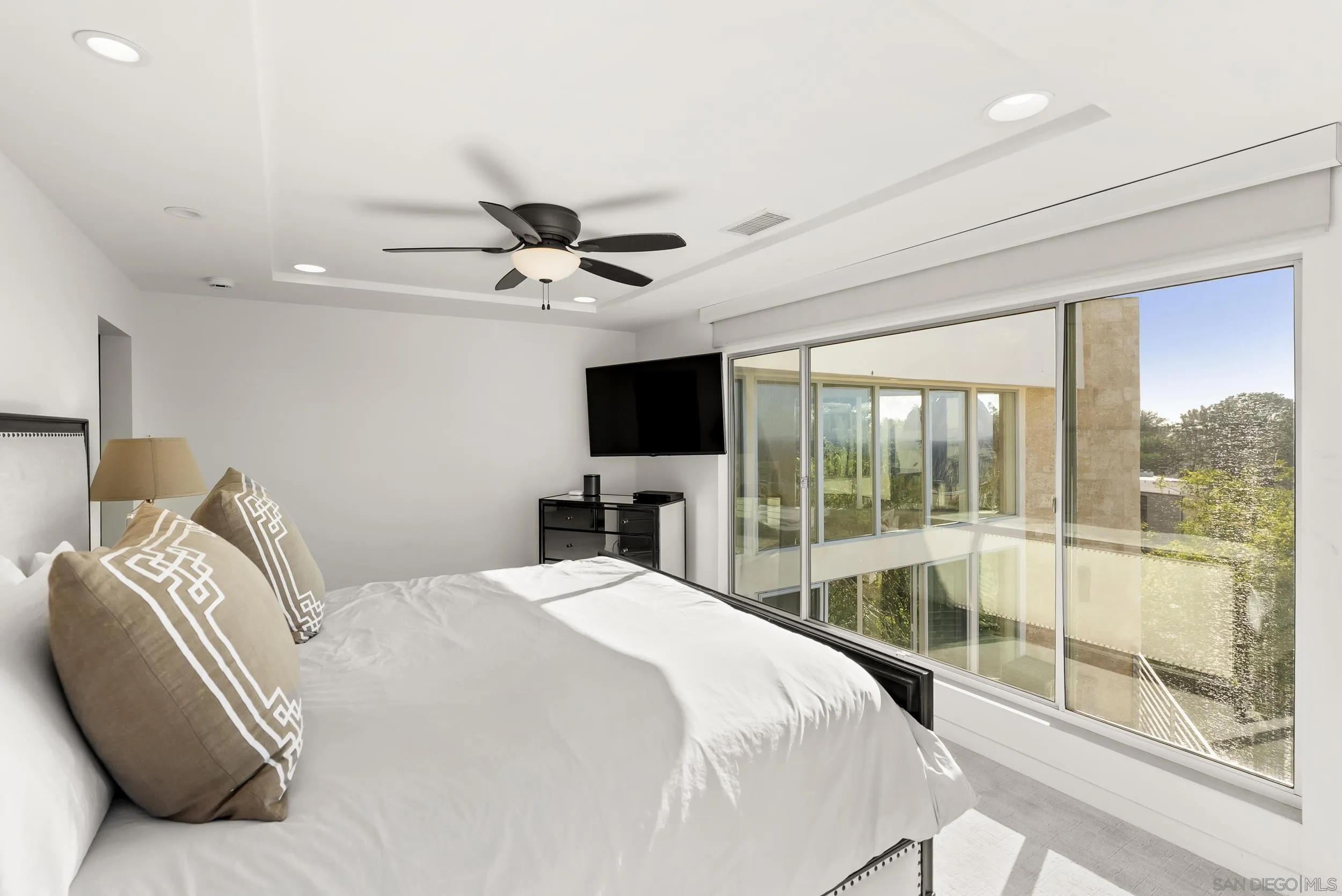 https://cdn.realtyfeed.com/cdn/127/260015268/282e3c292d861d5009636360b8b9e72f.webp