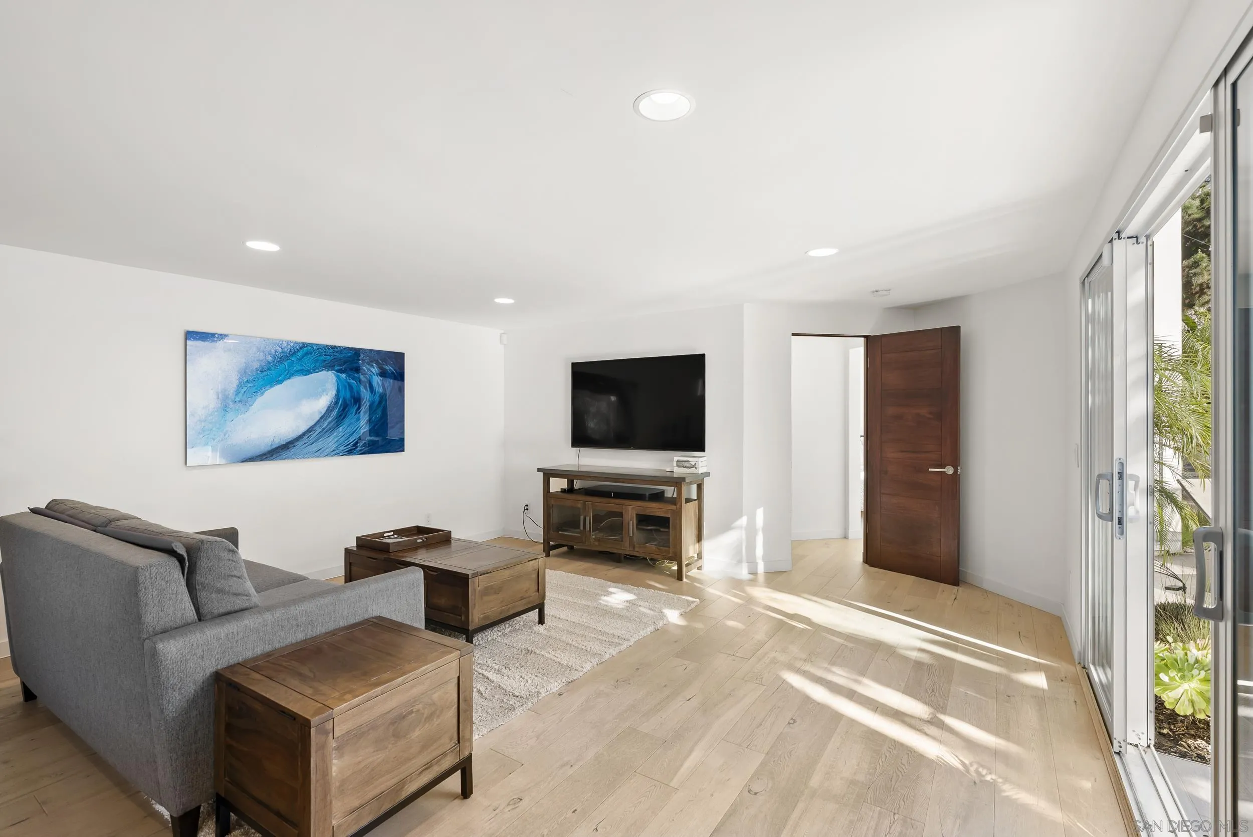 https://cdn.realtyfeed.com/cdn/127/260015268/28cee6dc2b8de885bf0cfbdefeb0794b.webp