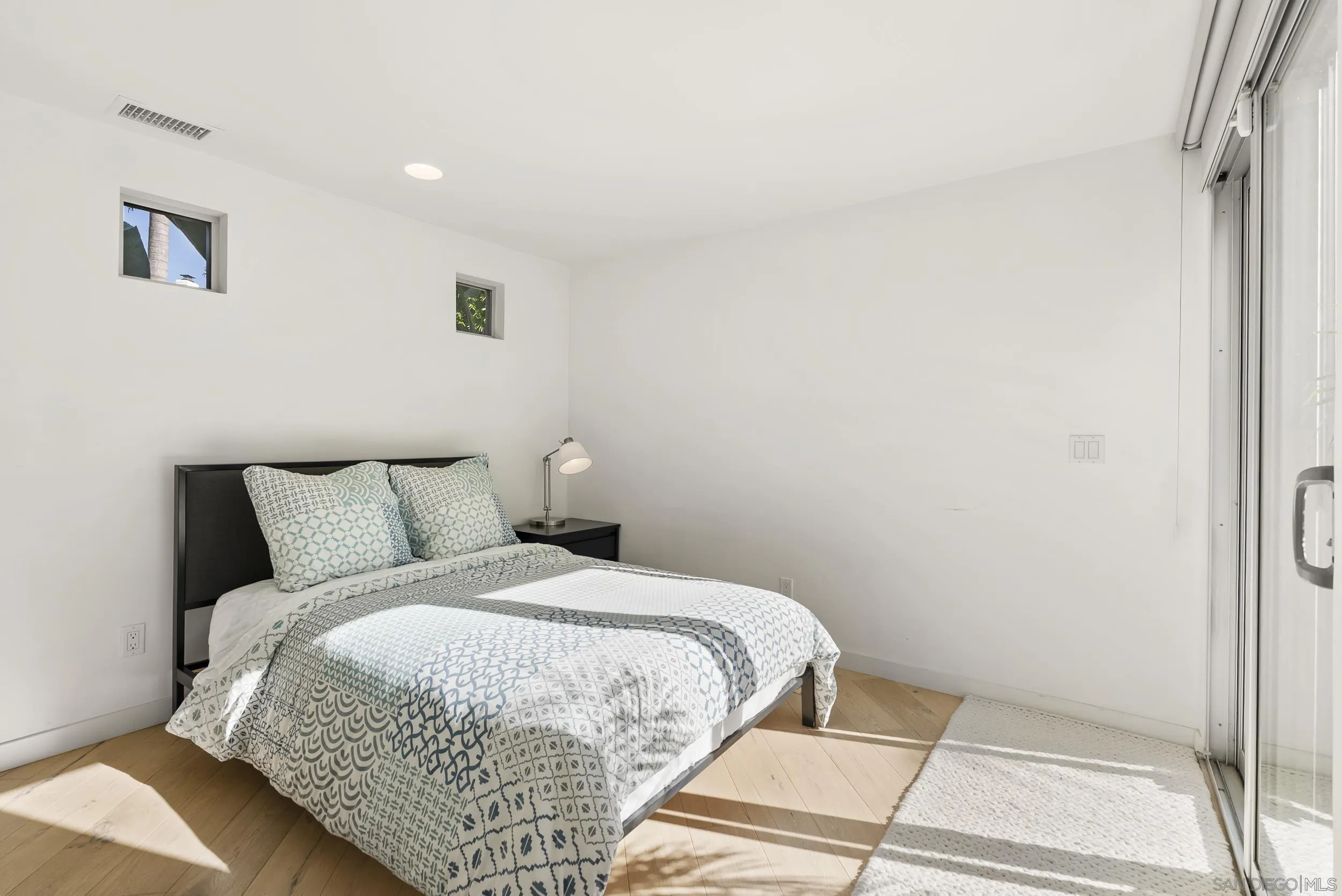 https://cdn.realtyfeed.com/cdn/127/260015268/3395baf500dcd7830188054e3f19180e.webp