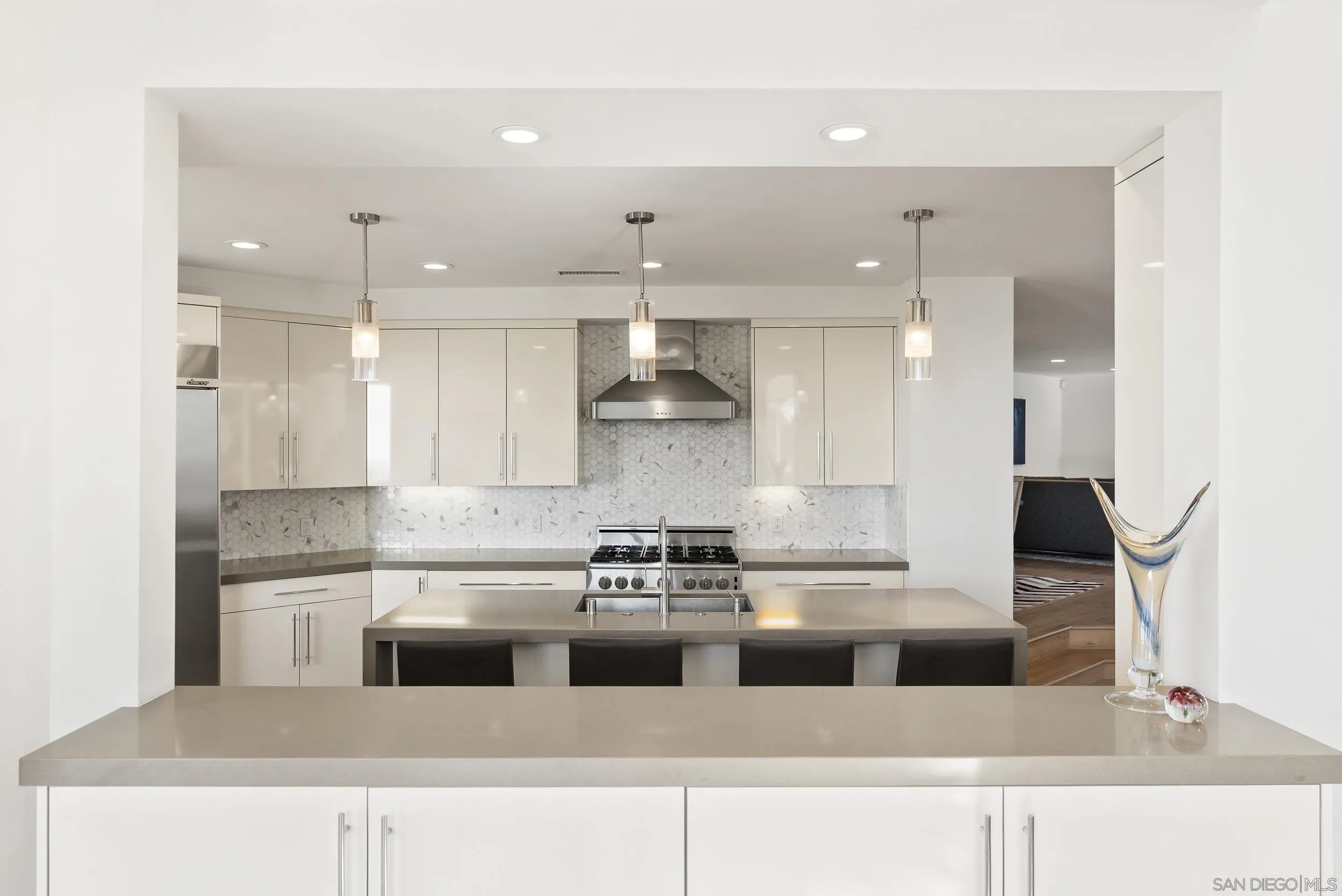 https://cdn.realtyfeed.com/cdn/127/260015268/76744fecc7d3d7dbc21cb71716ad4ab9.webp