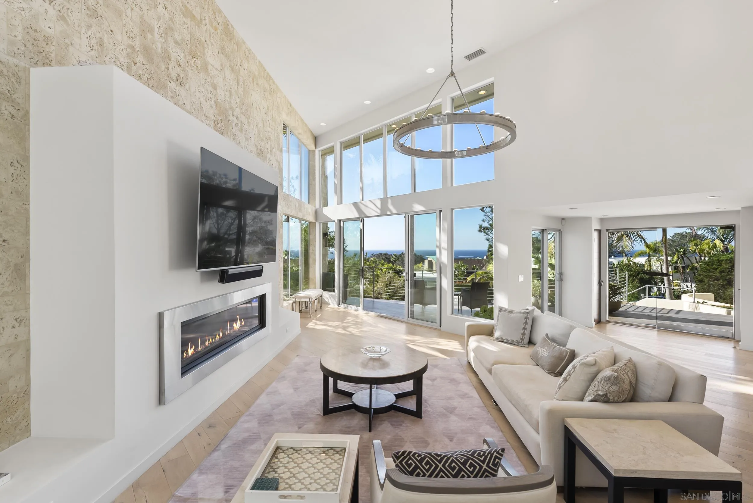 https://cdn.realtyfeed.com/cdn/127/260015268/cf3db3c122473a28cd08c59dd8ab9dbe.webp