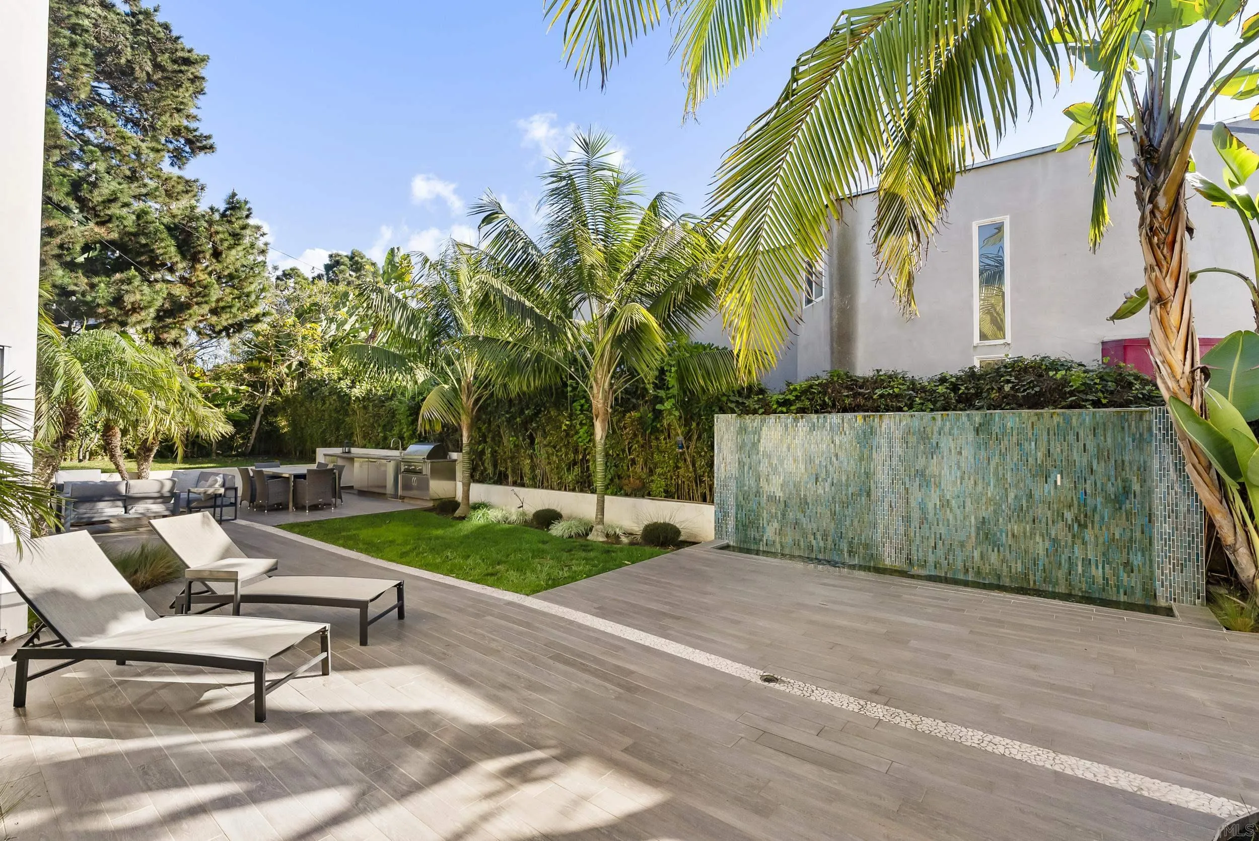 https://cdn.realtyfeed.com/cdn/127/260015268/de7a2ff5122dca3950900bb24e7cdb41.webp