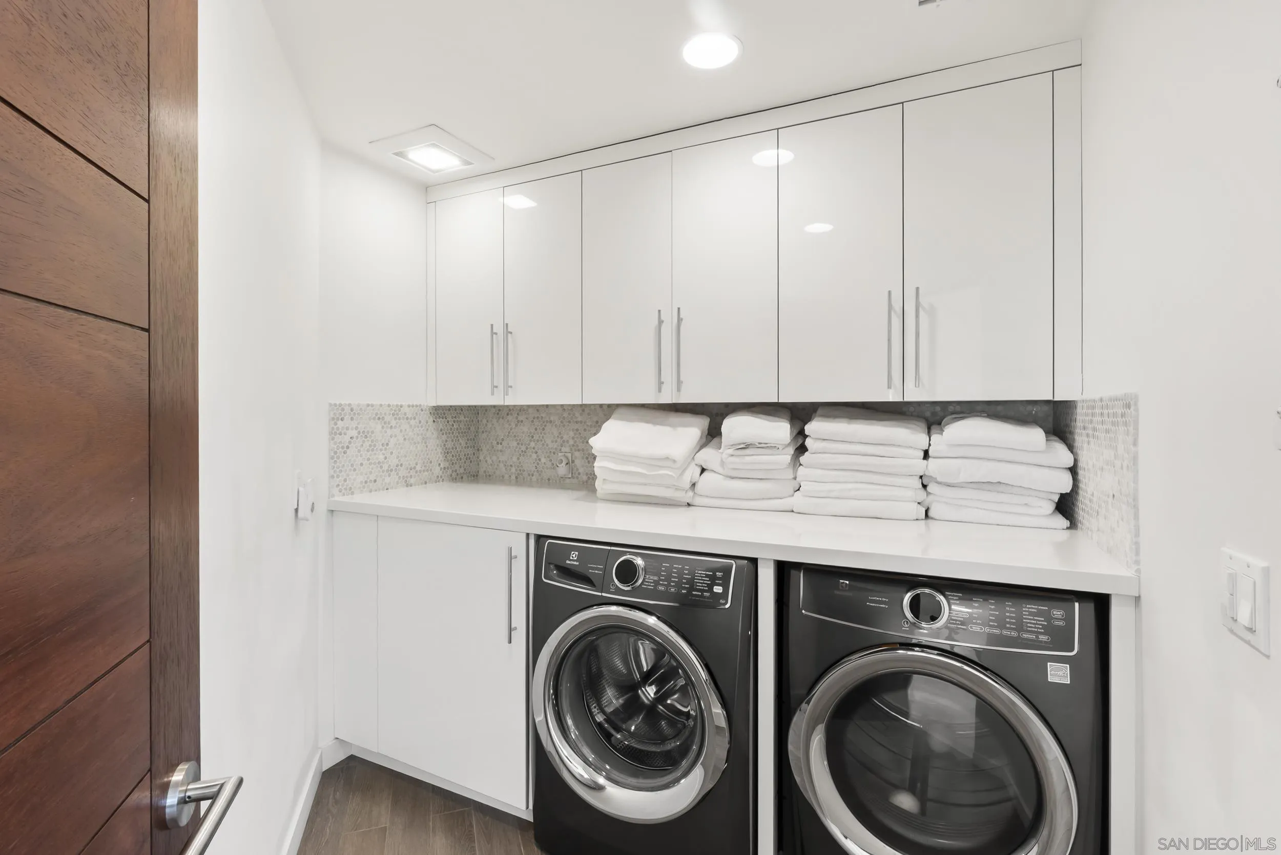https://cdn.realtyfeed.com/cdn/127/260015268/f3a44dc012923e02ad04a9e652b2acd8.webp