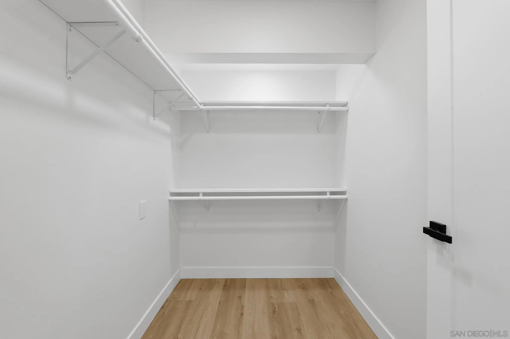 https://cdn.realtyfeed.com/cdn/127/260015270/1ca4c5b0b2130c76135aaaca44355c3f.webp