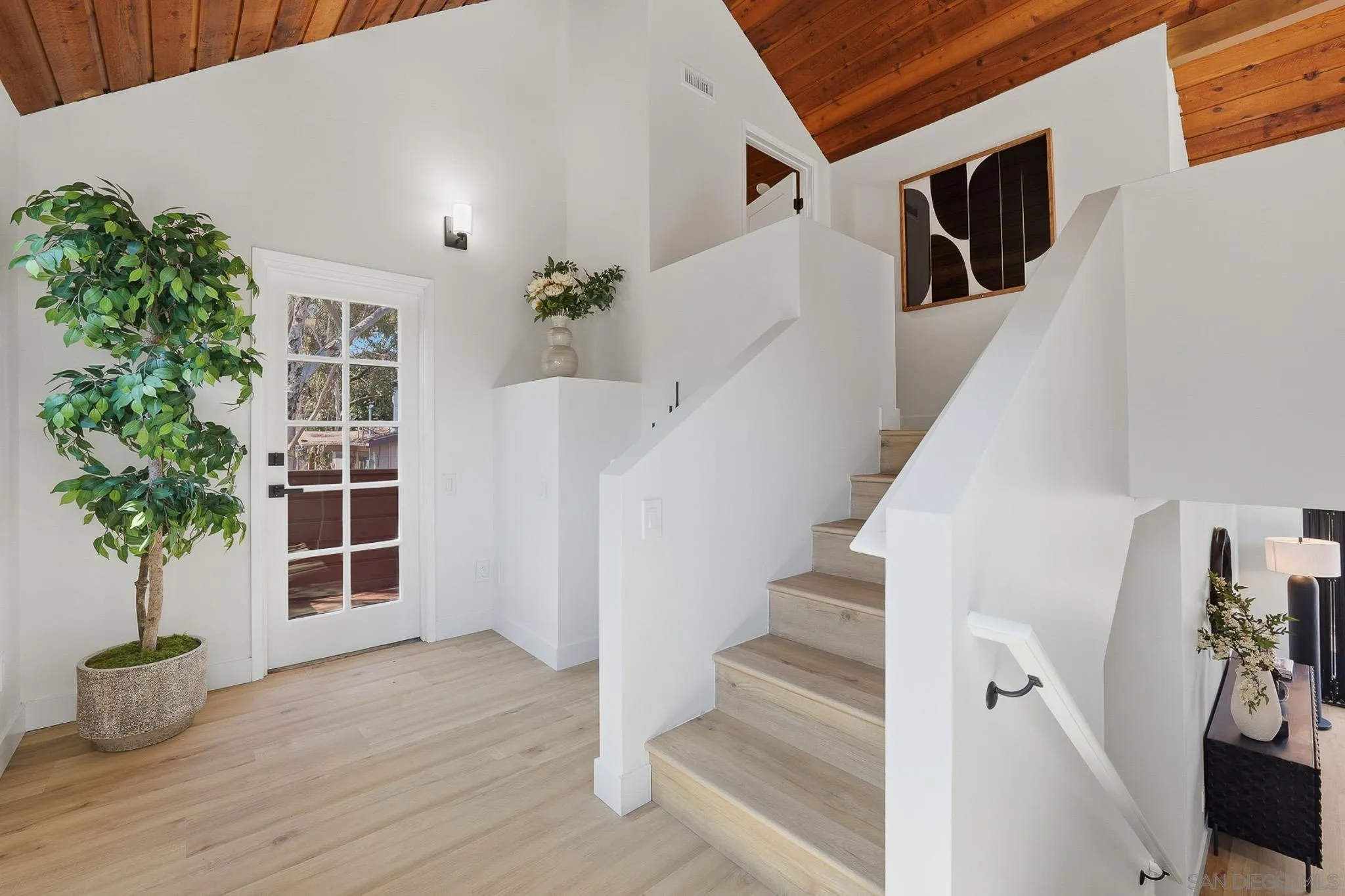 https://cdn.realtyfeed.com/cdn/127/260015270/379395b5a4cb163b88239d8bf4be5deb.webp