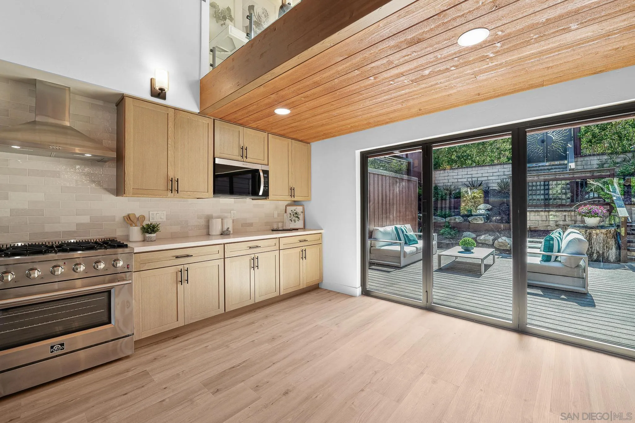 https://cdn.realtyfeed.com/cdn/127/260015270/6e348a3a5f66b6a44765865ba876a32e.webp