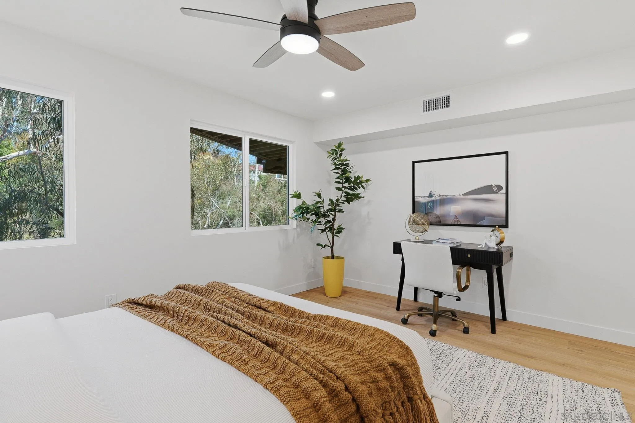 https://cdn.realtyfeed.com/cdn/127/260015270/8269f3acbe64cce7176671cc9d0a0a25.webp