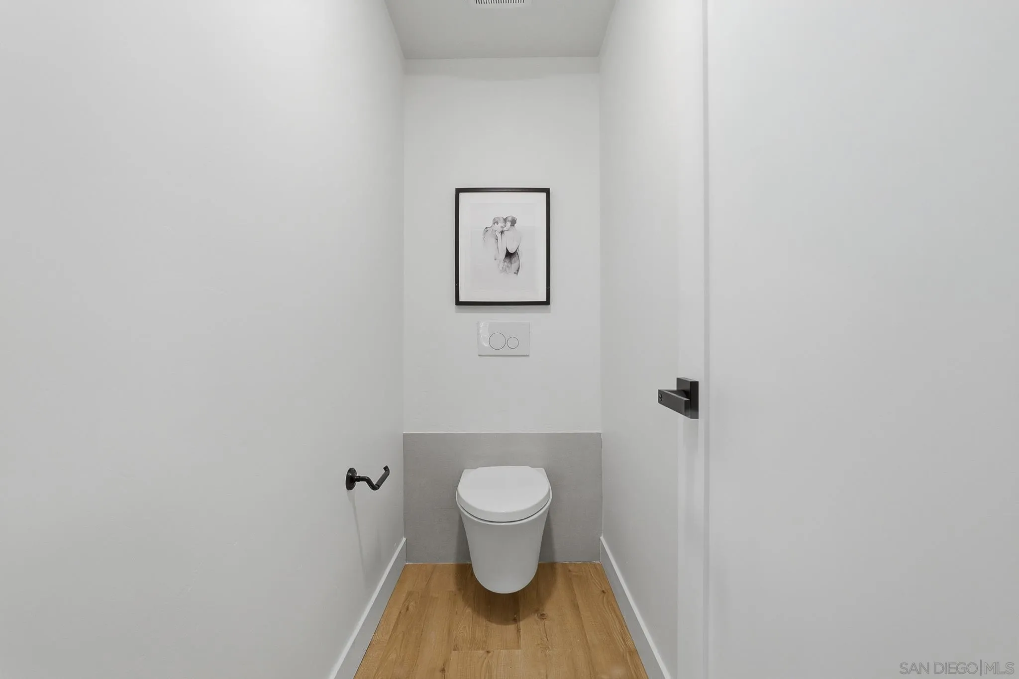 https://cdn.realtyfeed.com/cdn/127/260015270/a0ce66939a4467fee47973f80626cd63.webp