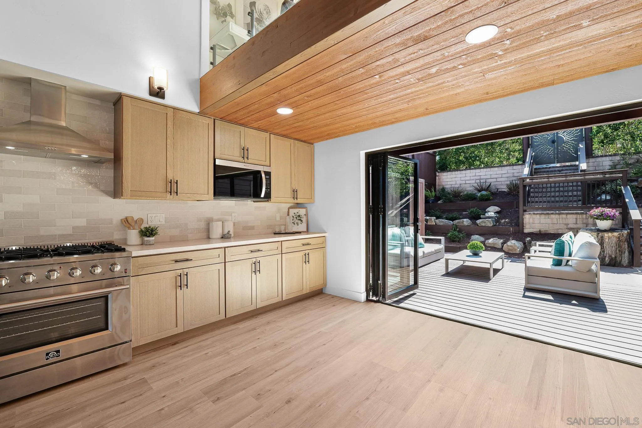 https://cdn.realtyfeed.com/cdn/127/260015270/a22fcc6073164ed010213c549a230202.webp