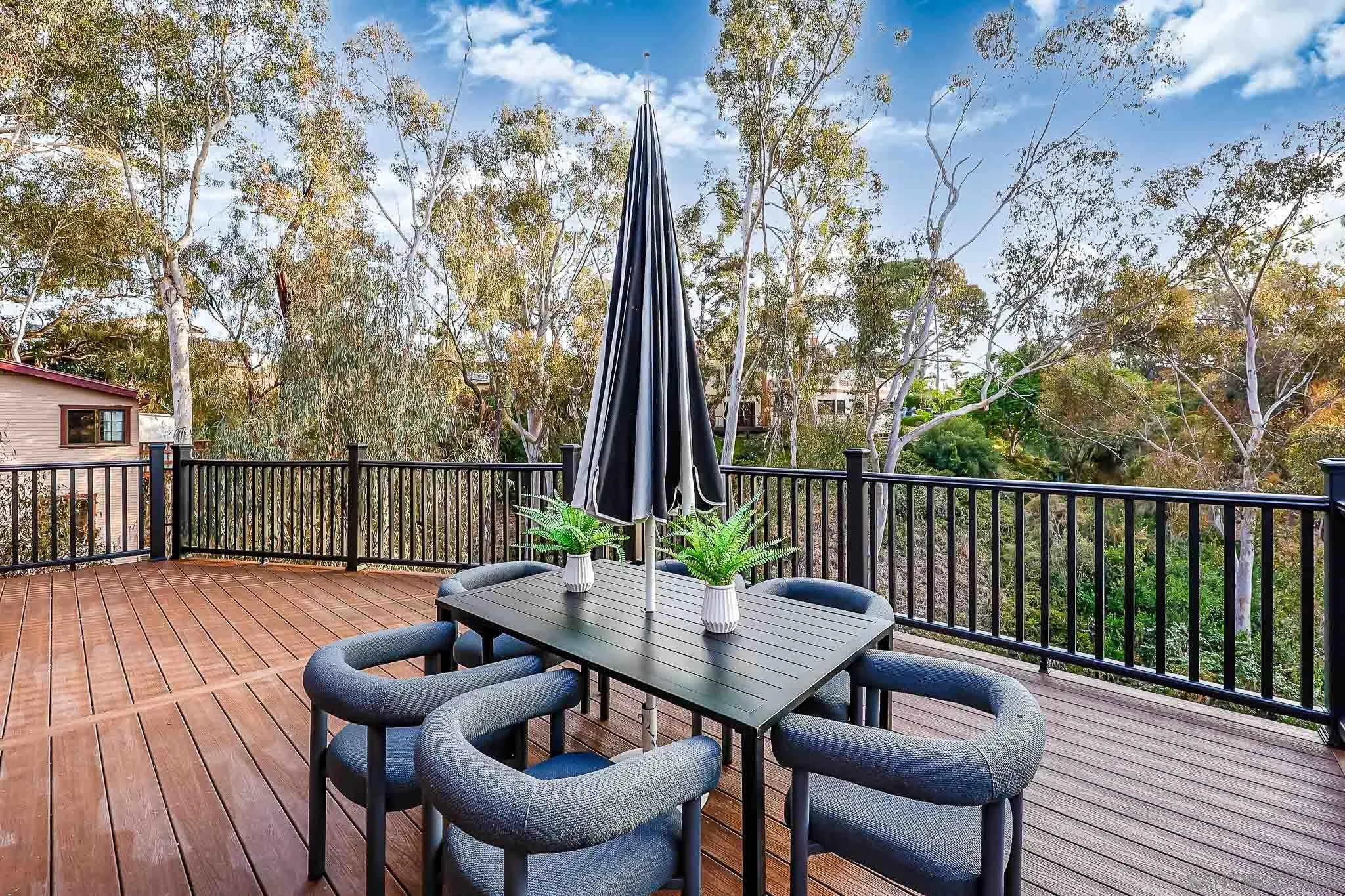 https://cdn.realtyfeed.com/cdn/127/260015270/a7bbf49766bb949d8a54ab5ef6c96f13.webp
