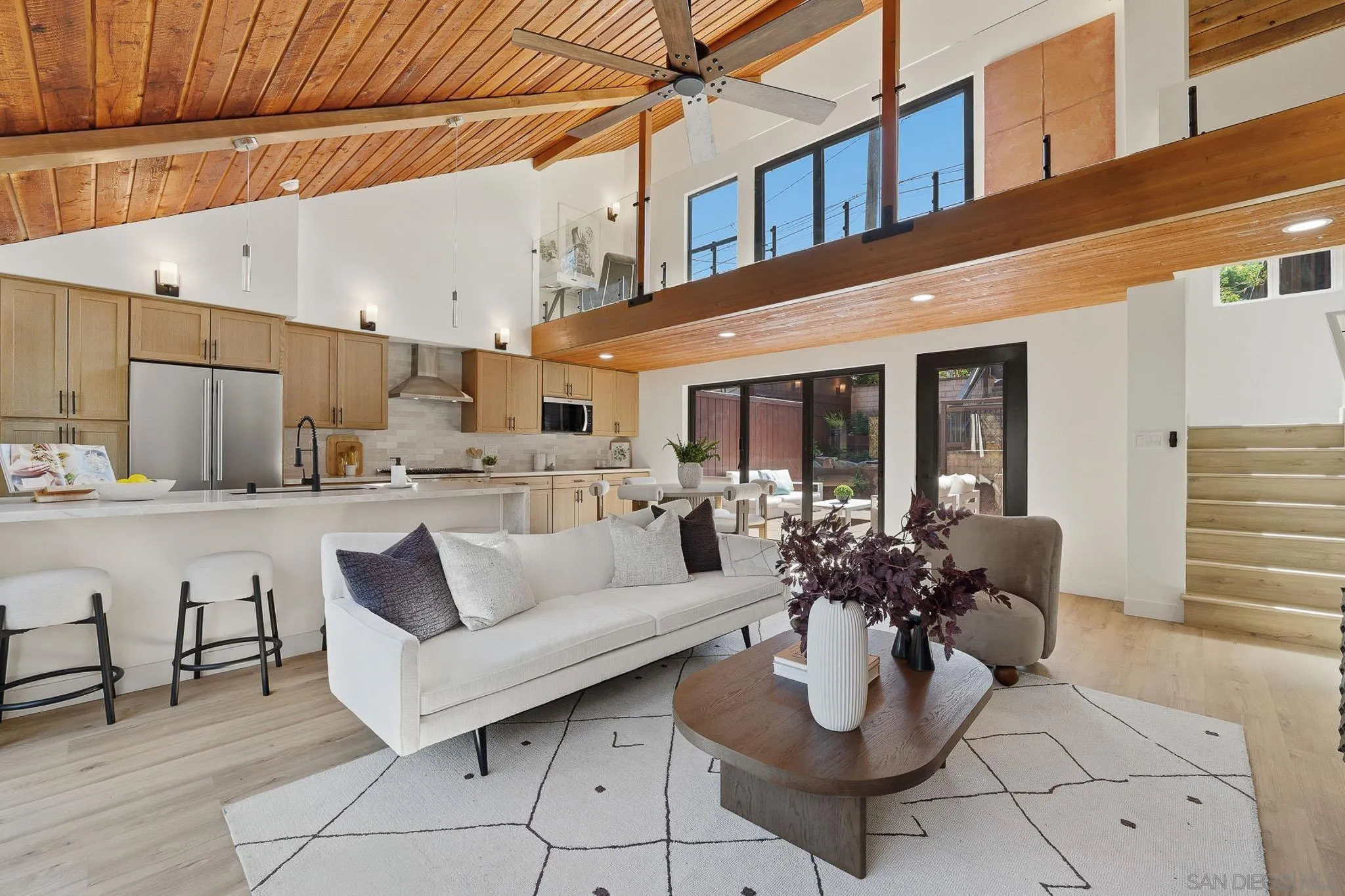 https://cdn.realtyfeed.com/cdn/127/260015270/b8e91f064c7ea914c6520eb93d3f8856.webp