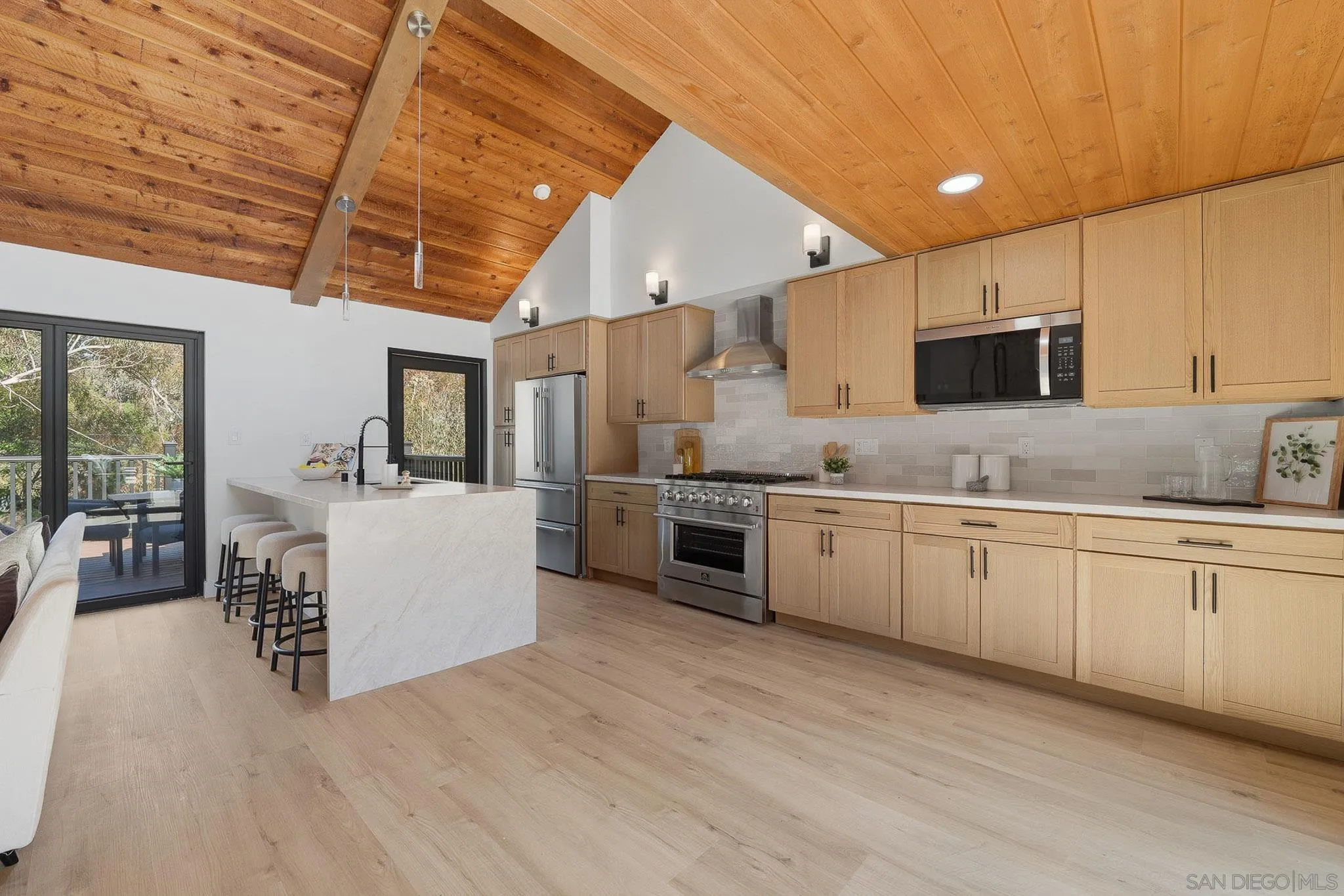 https://cdn.realtyfeed.com/cdn/127/260015270/c48d4703de5d0eee3413befbfc85bb16.webp
