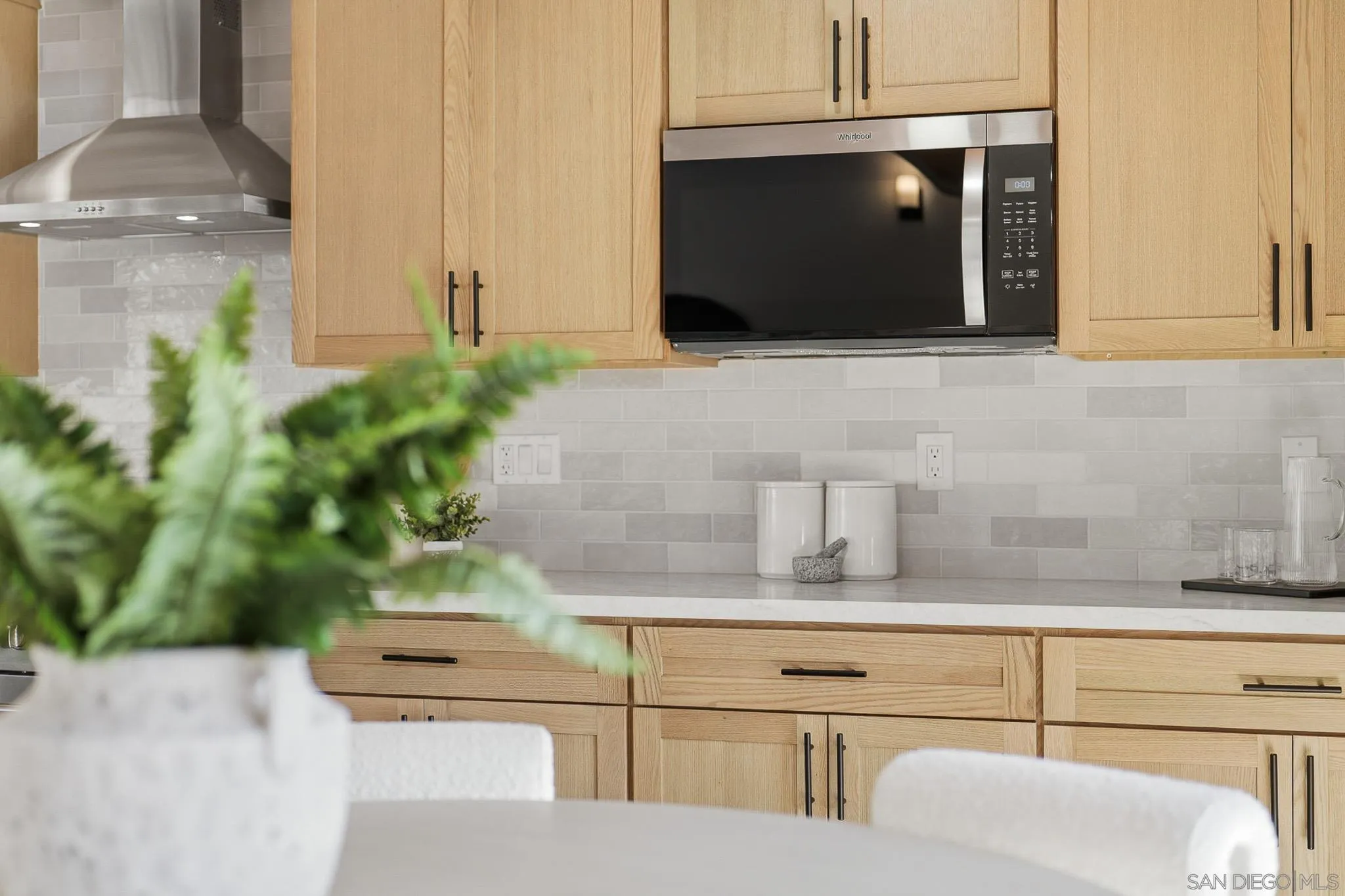 https://cdn.realtyfeed.com/cdn/127/260015270/d6e202a2726bb375a93a1200393093fd.webp