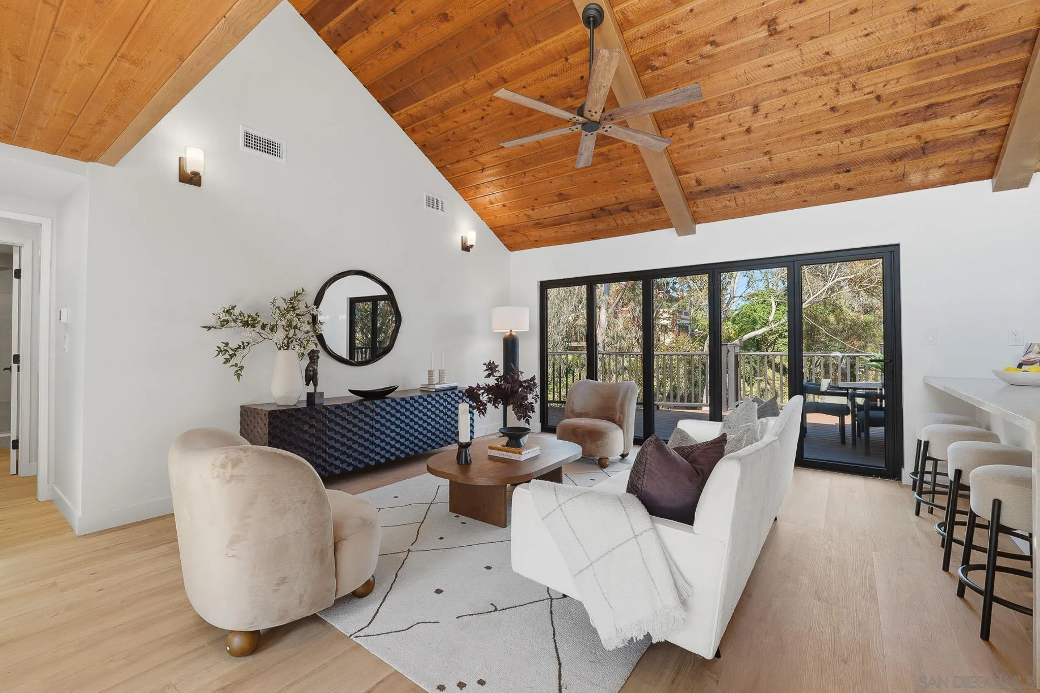 https://cdn.realtyfeed.com/cdn/127/260015270/f9ce6037d6ad2ad7786bc1098490336a.webp