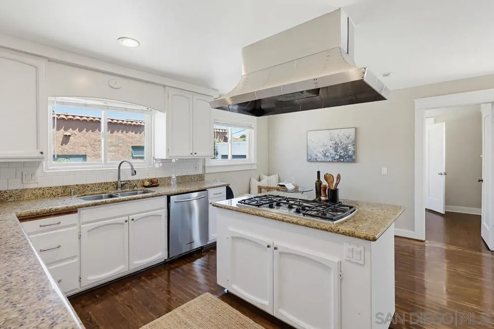 https://cdn.realtyfeed.com/cdn/127/260015279/290e6ab263634d2608f5d781db0fb899.webp